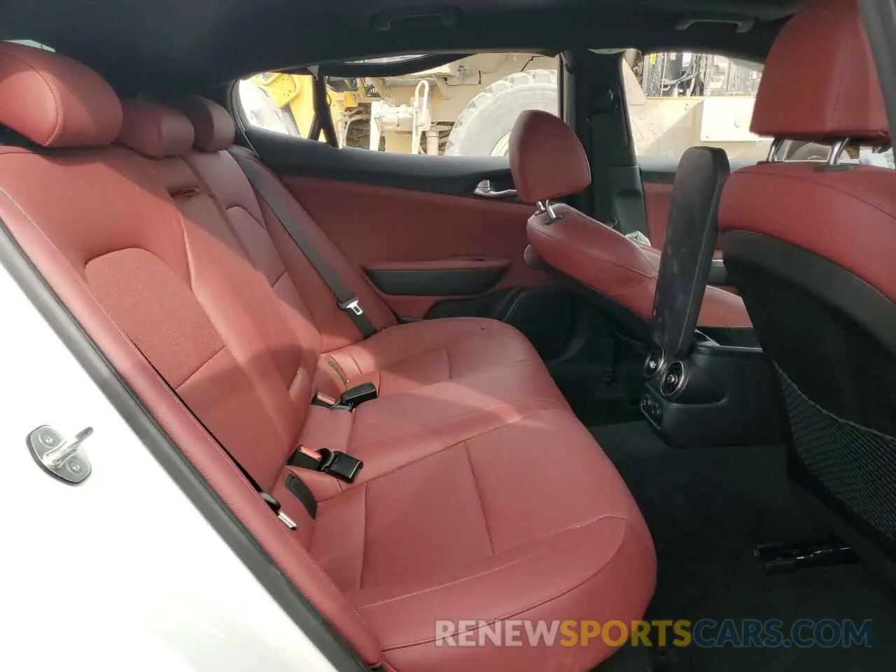 10 fotografías del automóvil dañado KNAE35LDXP6131353 KIA STINGER 2023