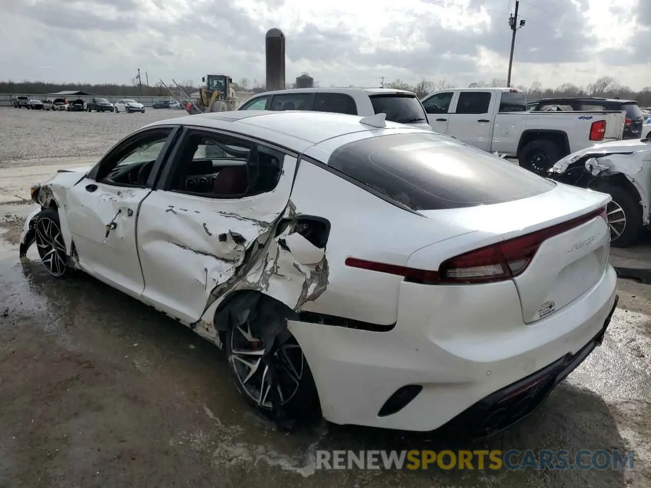 2 fotografías del automóvil dañado KNAE35LDXP6131353 KIA STINGER 2023