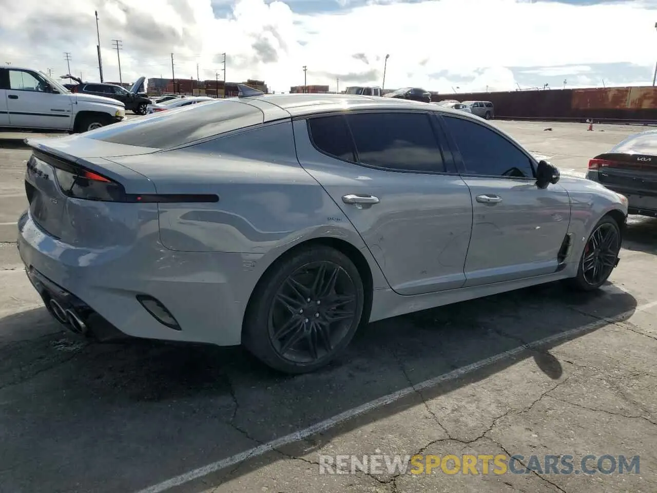 3 fotografías del automóvil dañado KNAE55LC1P6135390 KIA STINGER 2023