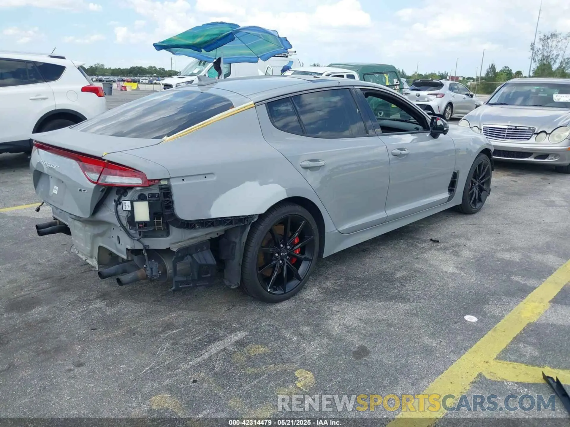 4 fotografías del automóvil dañado KNAE55LC9P6126081 KIA STINGER 2023