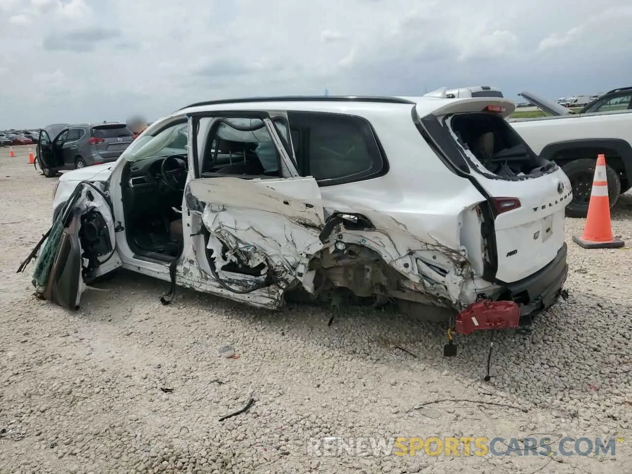 2 fotografías del automóvil dañado 5XYP5DHC5LG091531 KIA TELLURIDE 2020