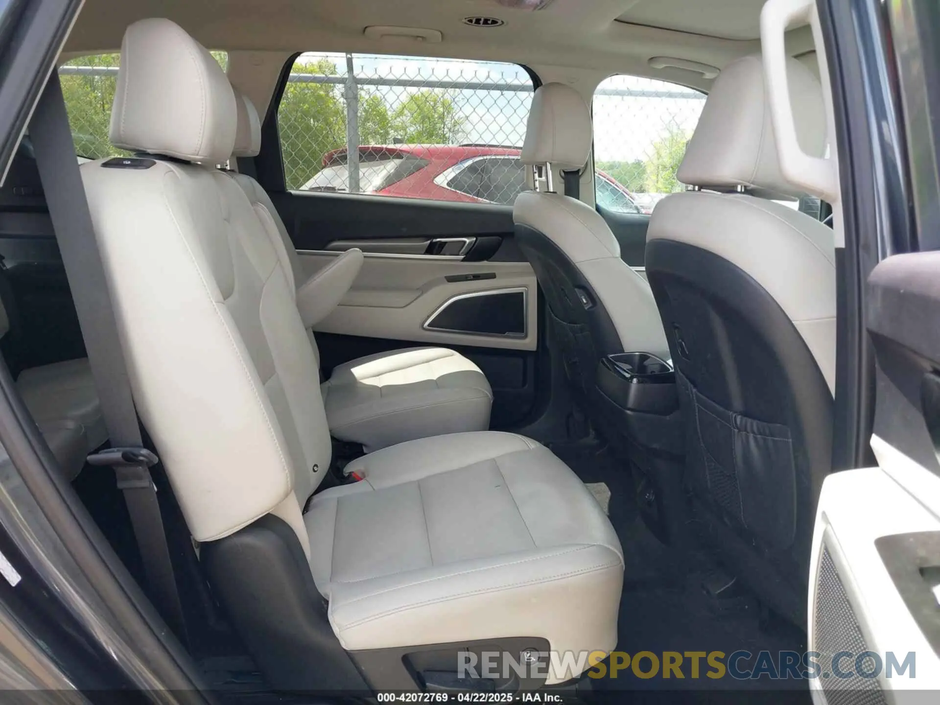 8 fotografías del automóvil dañado 5XYP64HC7LG018450 KIA TELLURIDE 2020