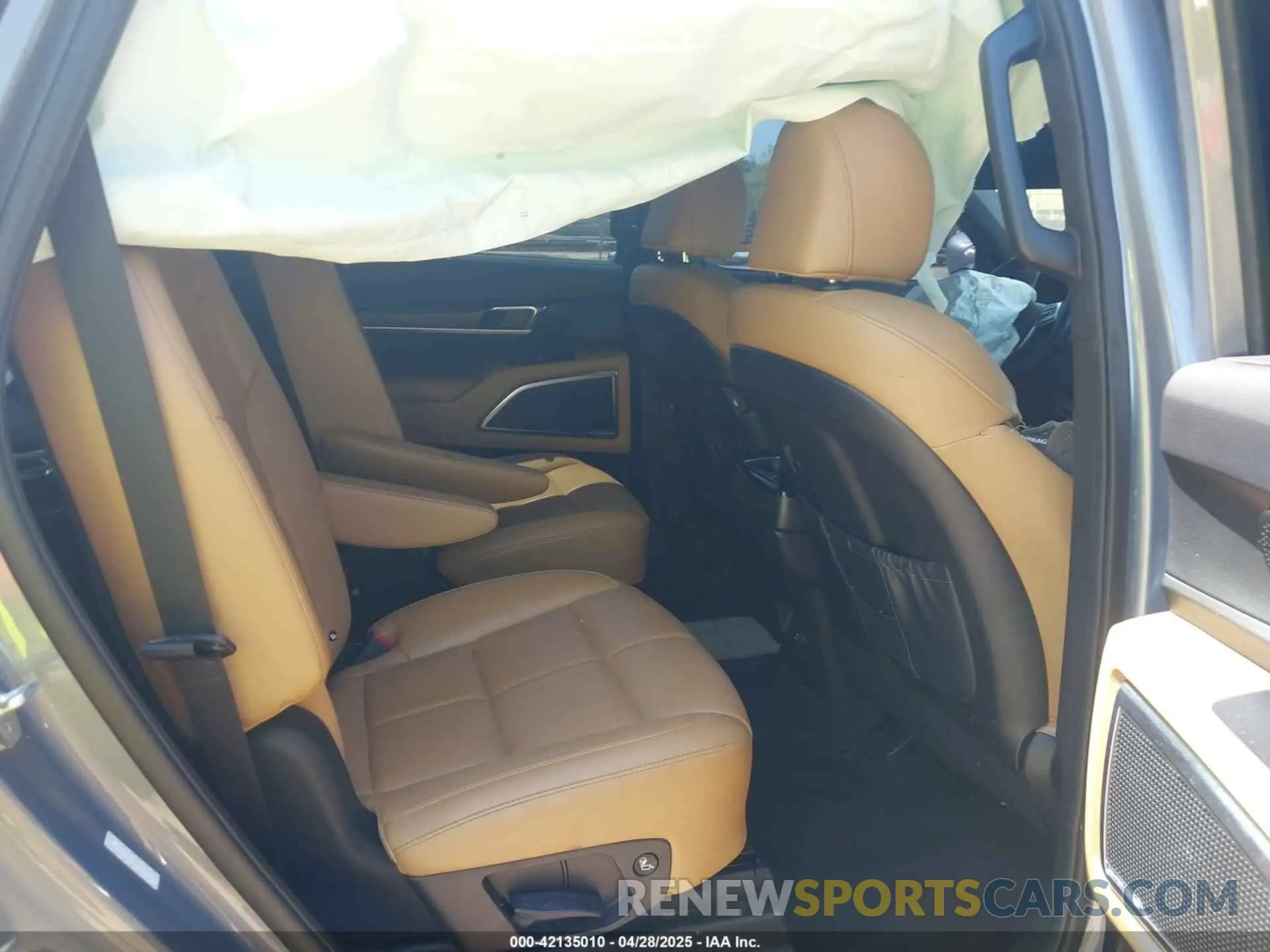 8 fotografías del automóvil dañado 5XYP54HC8NG290821 KIA TELLURIDE 2022