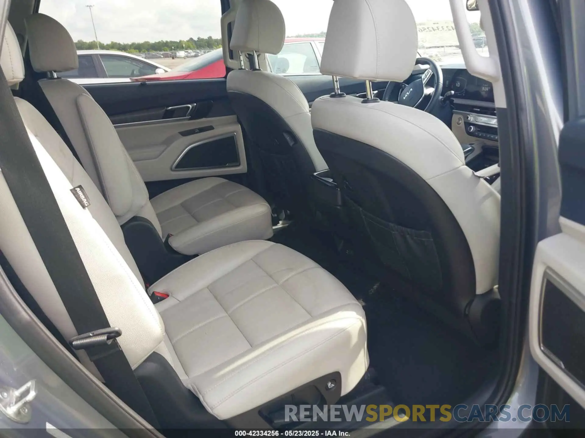 8 fotografías del automóvil dañado 5XYP34GC6PG382858 KIA TELLURIDE 2023