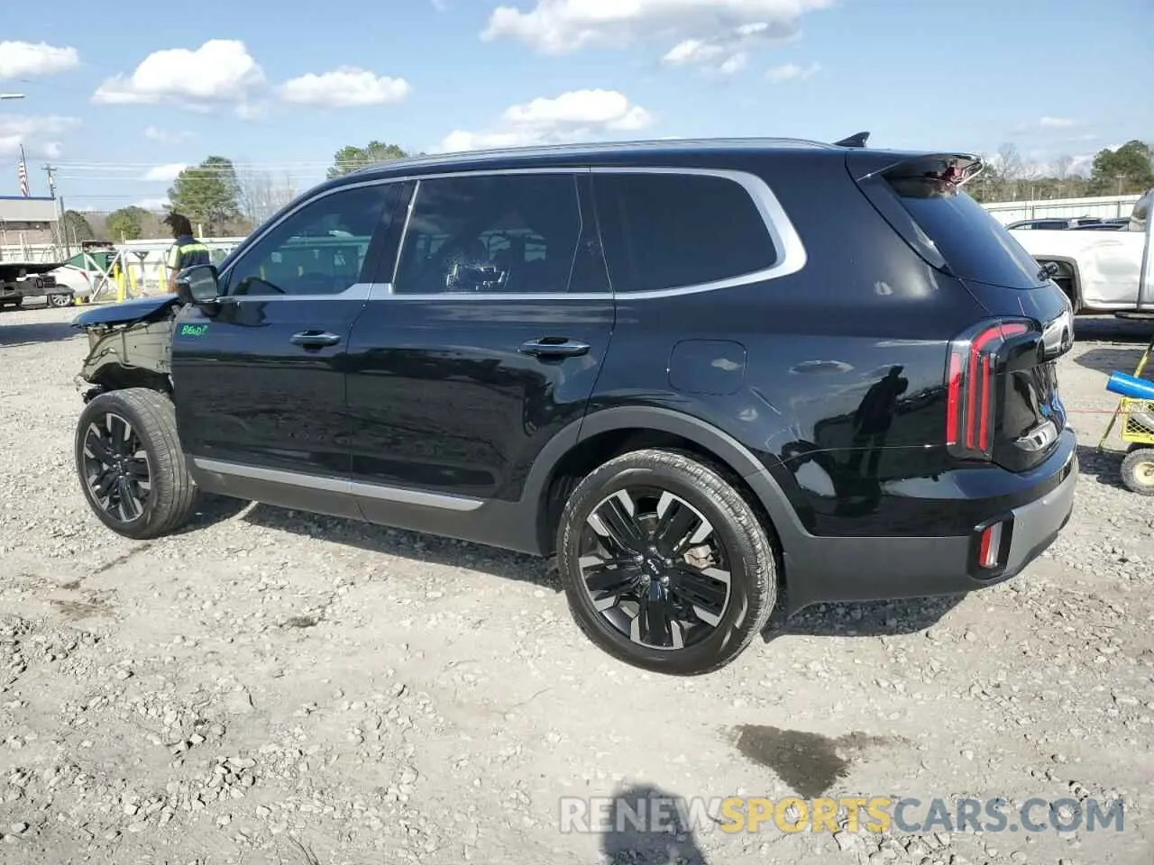 2 fotografías del automóvil dañado 5XYP54GC1PG396371 KIA TELLURIDE 2023