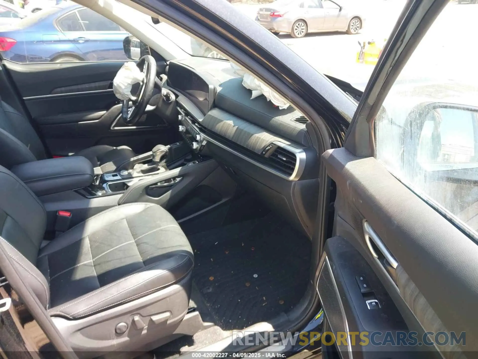5 fotografías del automóvil dañado 5XYP54GC9PG405379 KIA TELLURIDE 2023