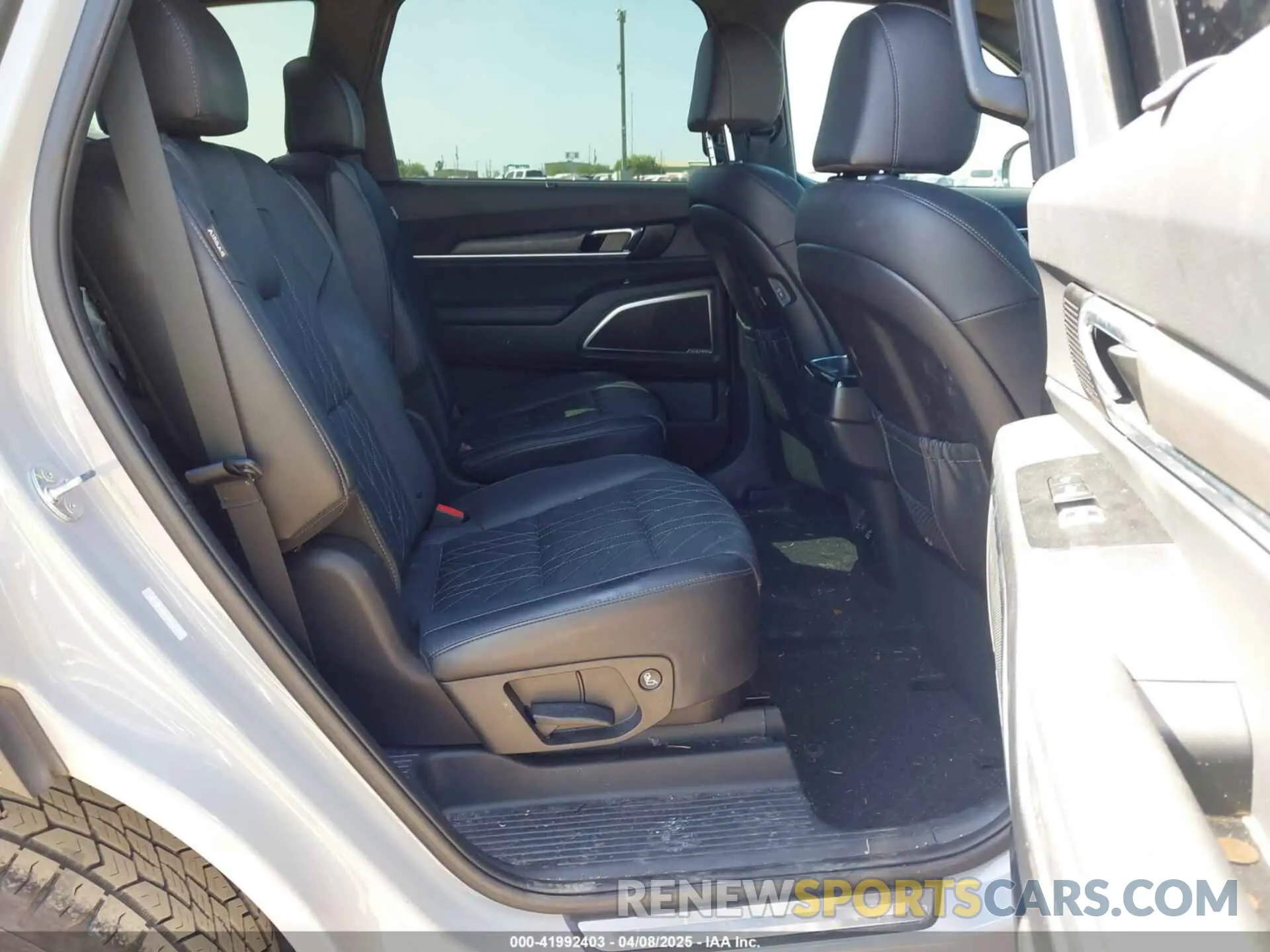 8 fotografías del automóvil dañado 5XYP5DGC5PG385874 KIA TELLURIDE 2023
