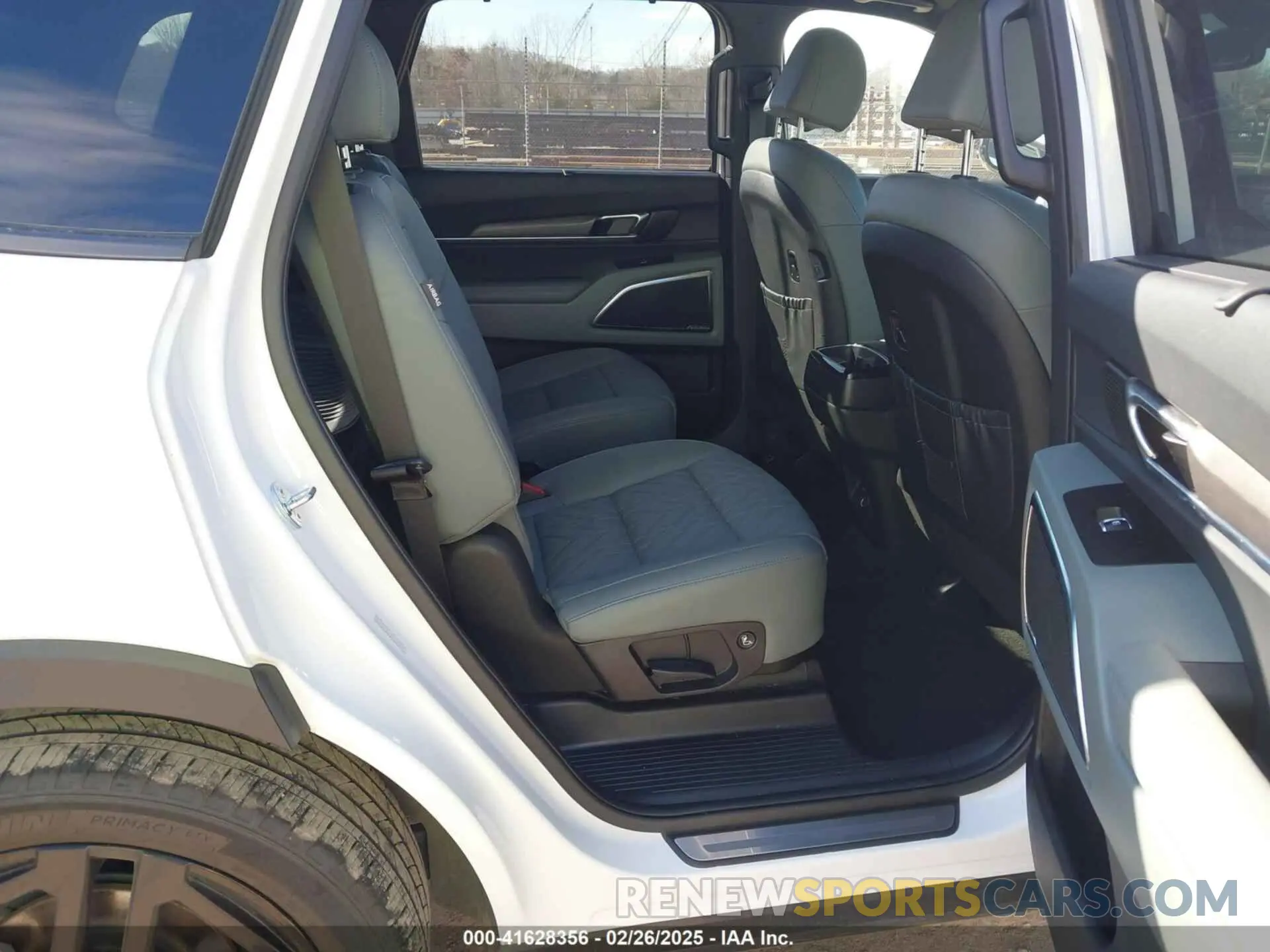 8 fotografías del automóvil dañado 5XYP5DGC8PG399543 KIA TELLURIDE 2023