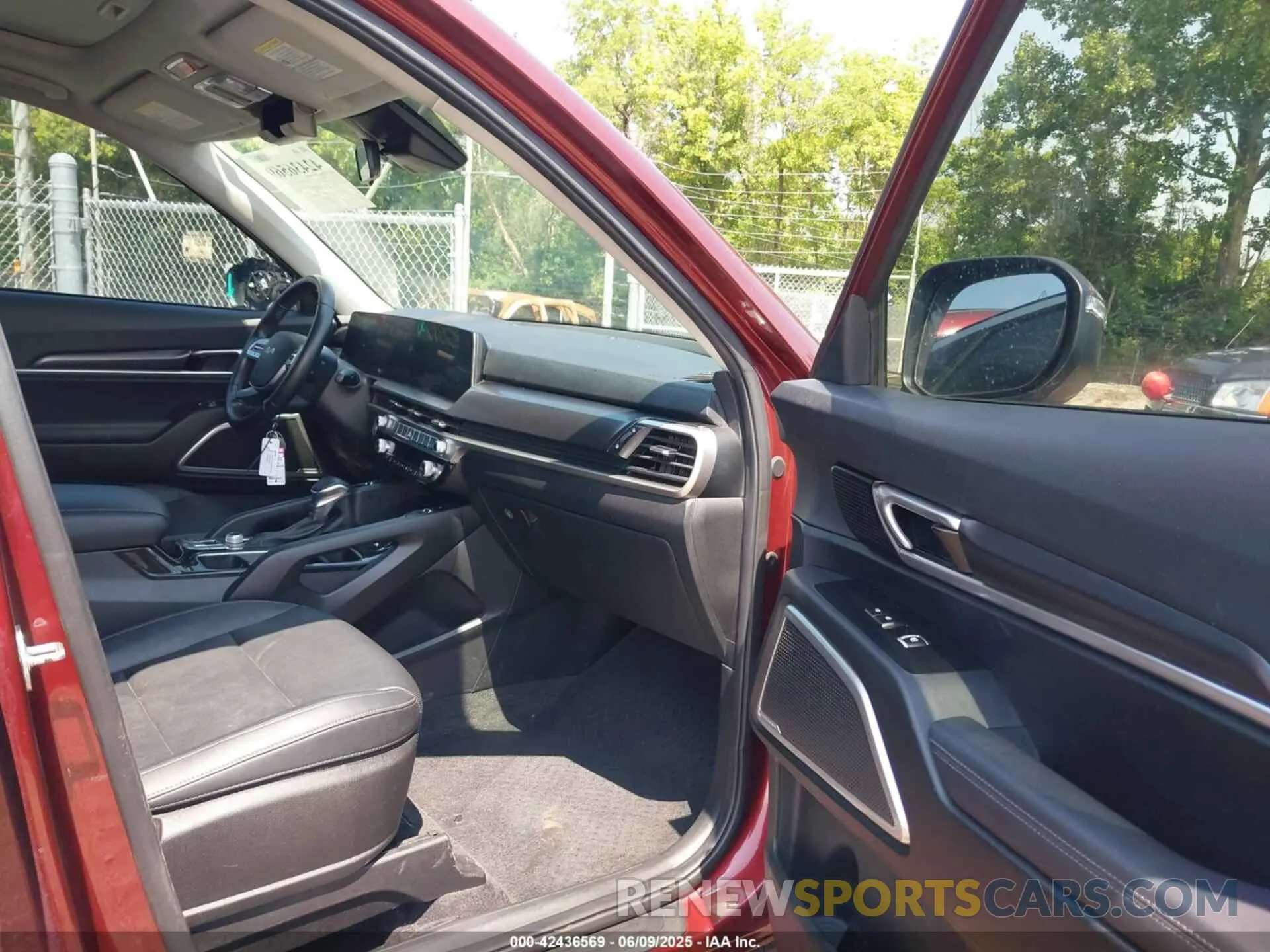 5 fotografías del automóvil dañado 5XYP6DGC6PG338527 KIA TELLURIDE 2023