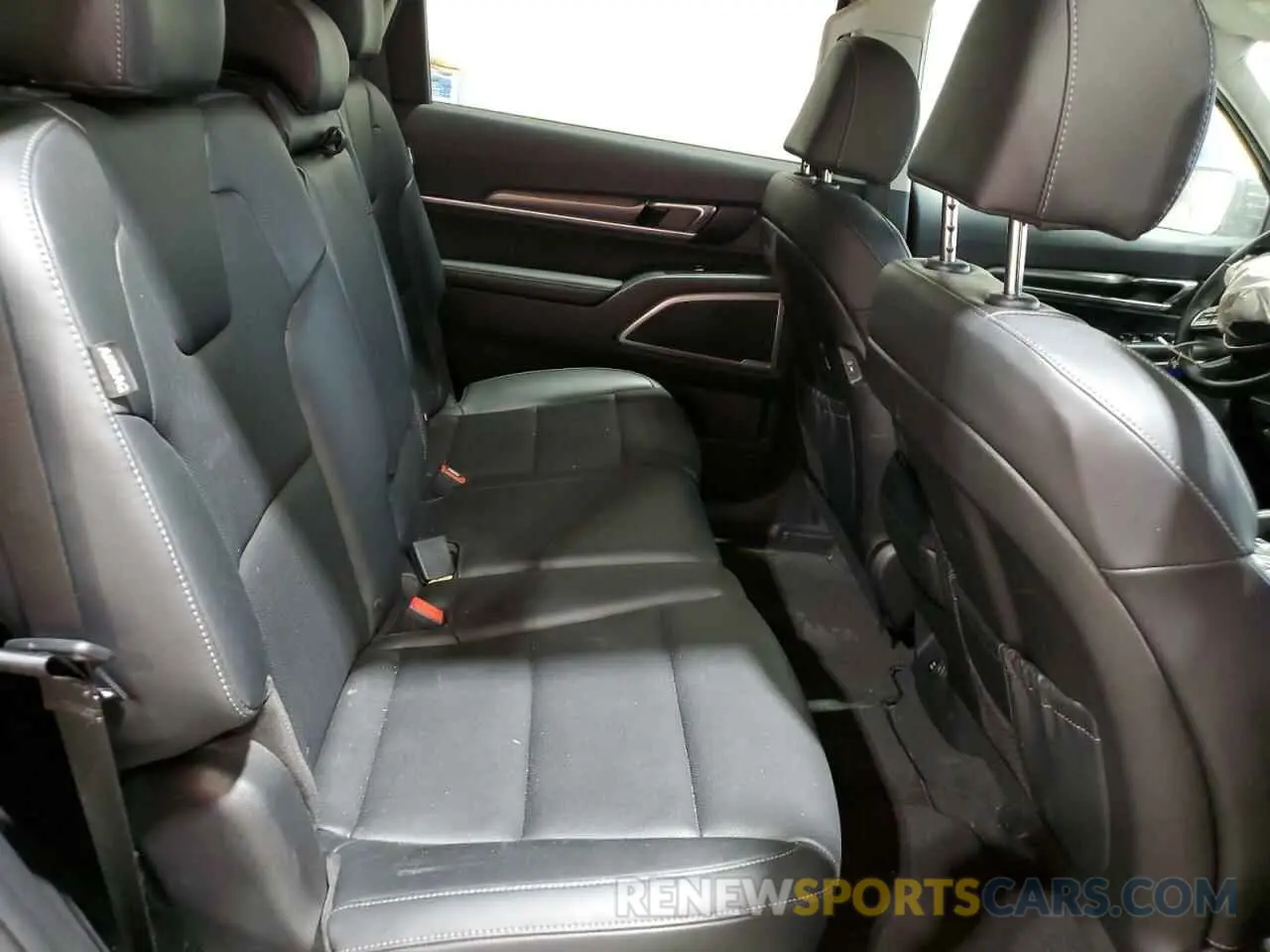 11 fotografías del automóvil dañado 5XYP2DGC1RG482596 KIA TELLURIDE 2024