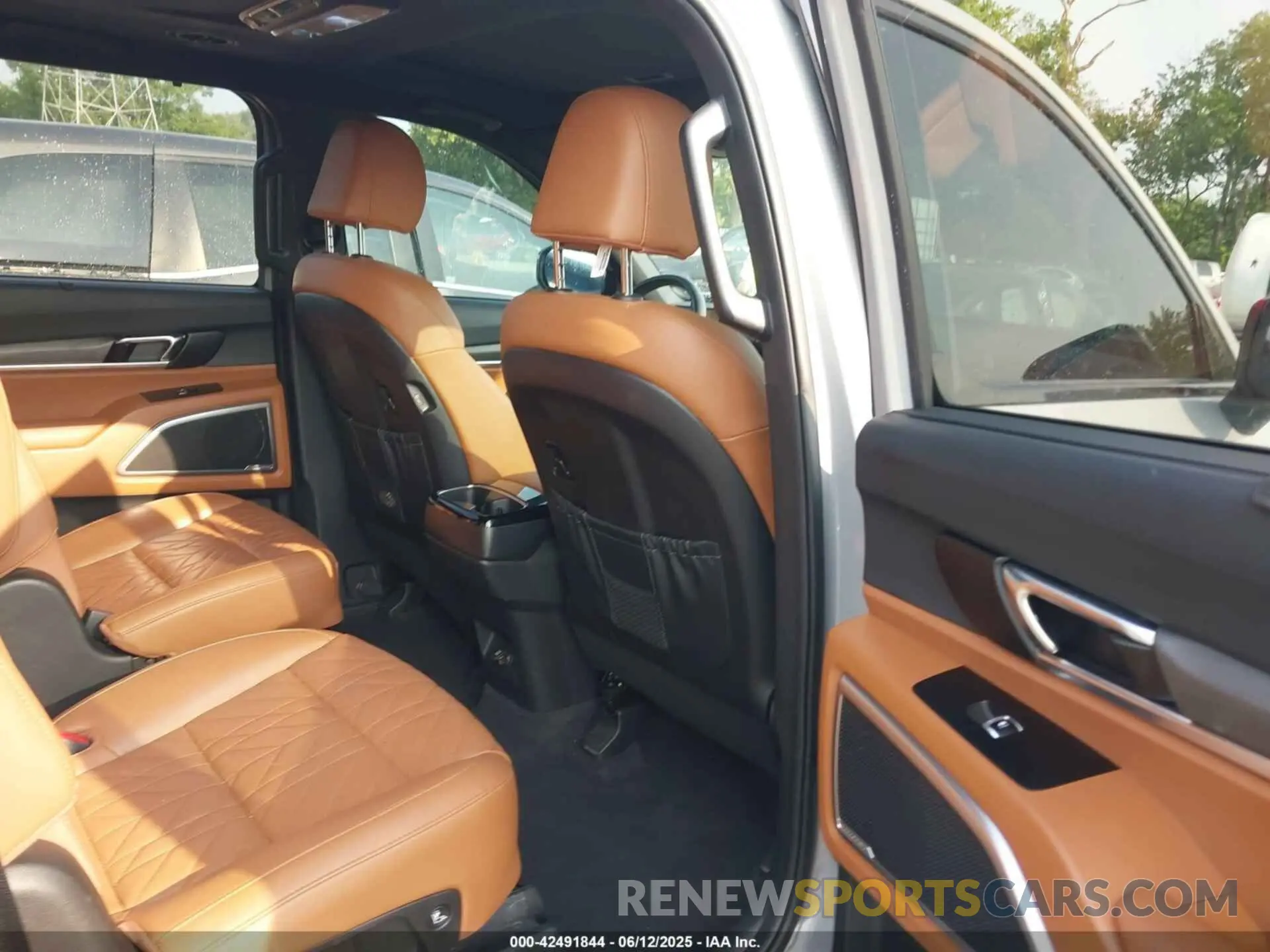 8 fotografías del automóvil dañado 5XYP3DGC1RG427725 KIA TELLURIDE 2024
