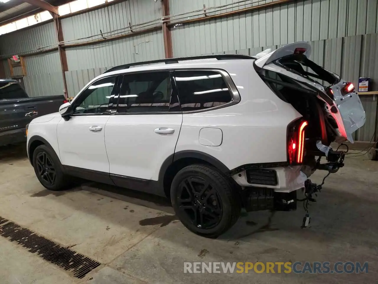 2 fotografías del automóvil dañado 5XYP3DGCXRG521053 KIA TELLURIDE 2024