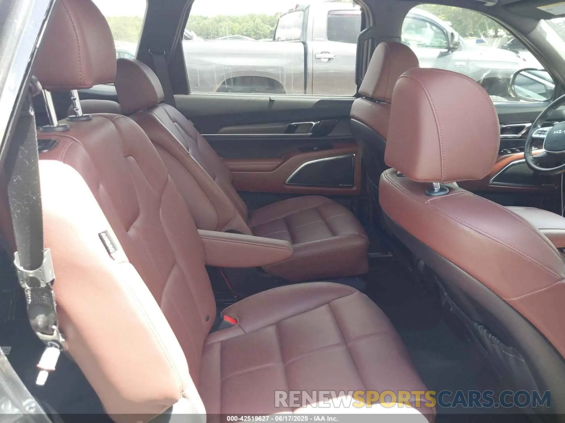 8 fotografías del automóvil dañado 5XYP54GC7RG440909 KIA TELLURIDE 2024