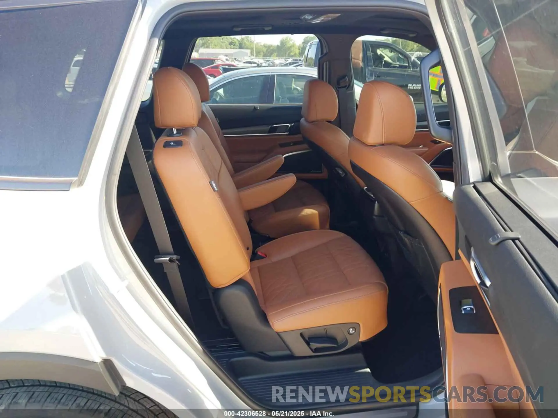 8 fotografías del automóvil dañado 5XYP5DGC8RG504794 KIA TELLURIDE 2024
