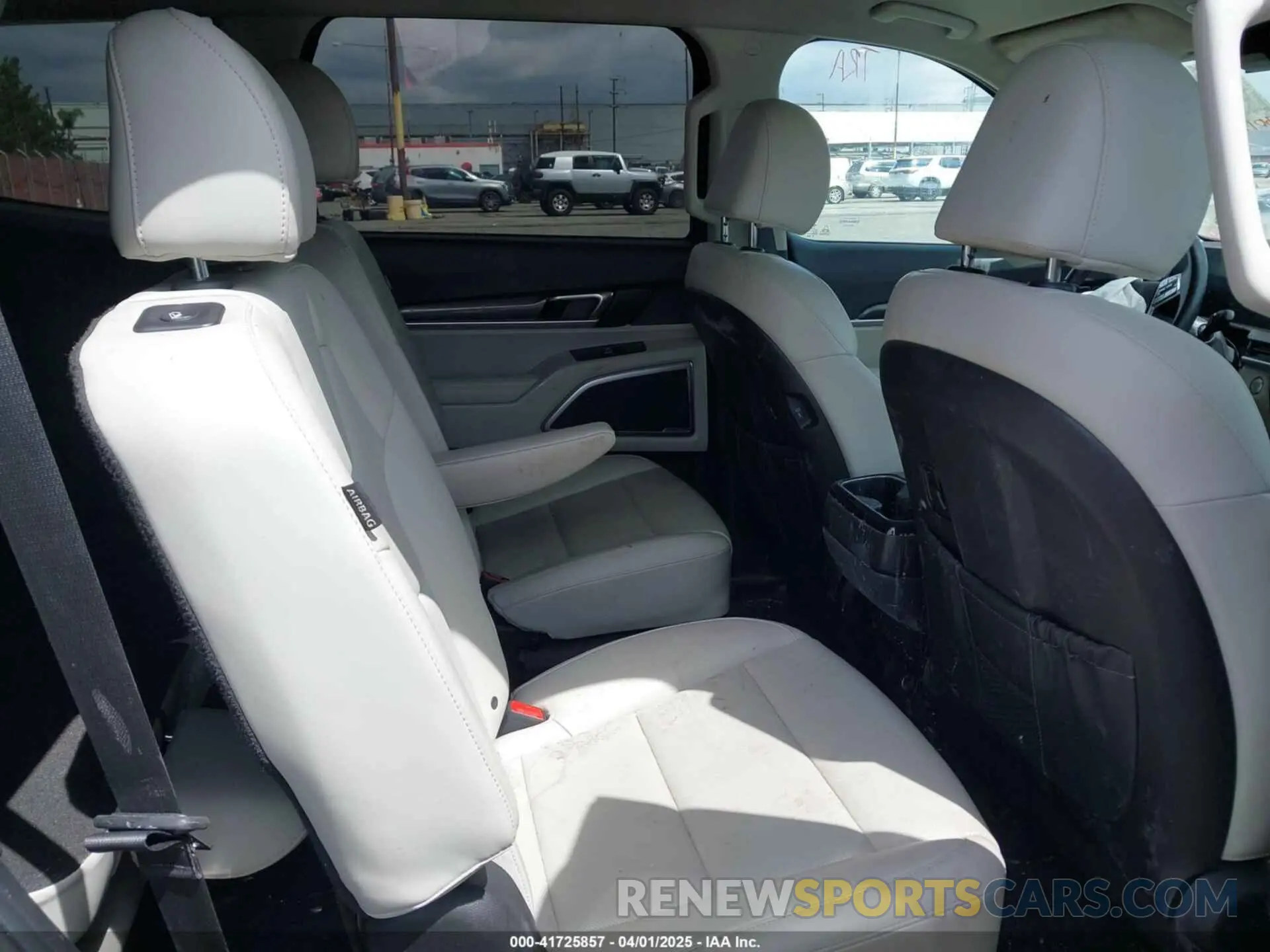 8 fotografías del automóvil dañado 5XYP64GC0RG466863 KIA TELLURIDE 2024