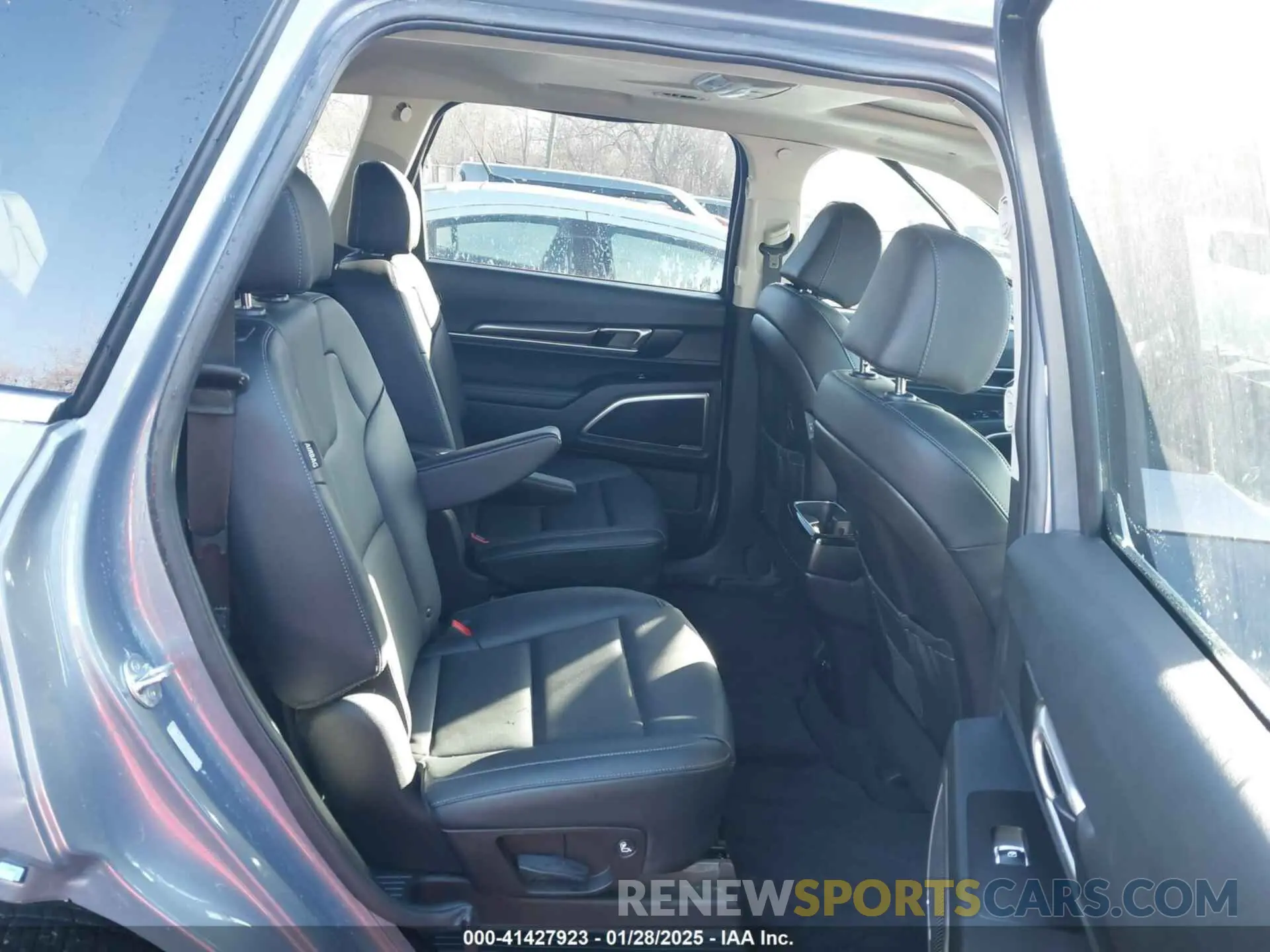 8 fotografías del automóvil dañado 5XYP64GC1RG553395 KIA TELLURIDE 2024