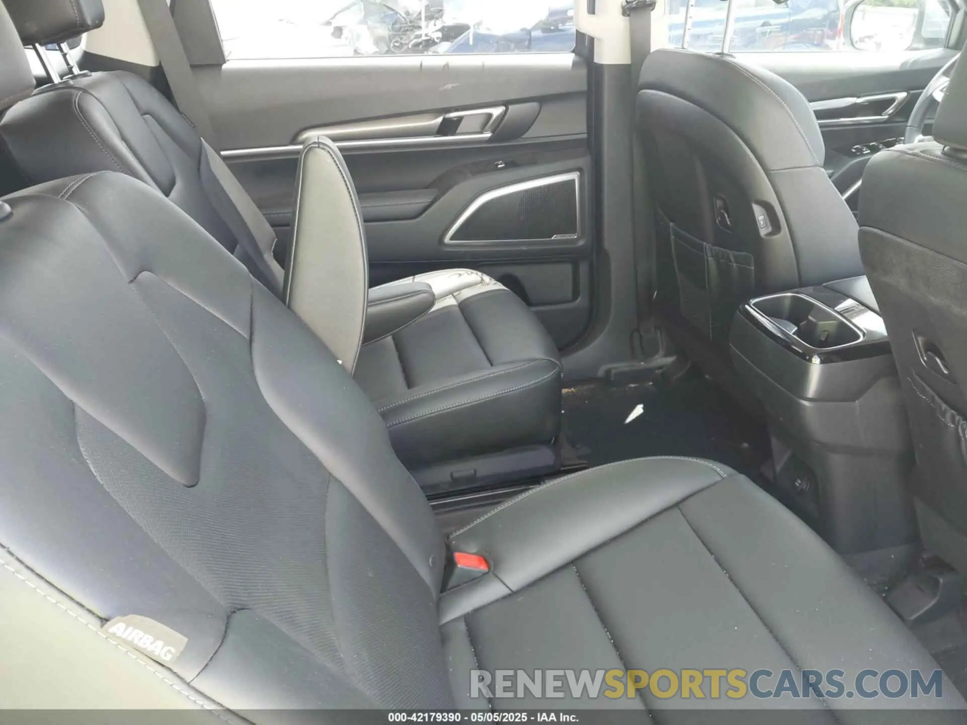 8 fotografías del automóvil dañado 5XYP64GC4RG557618 KIA TELLURIDE 2024