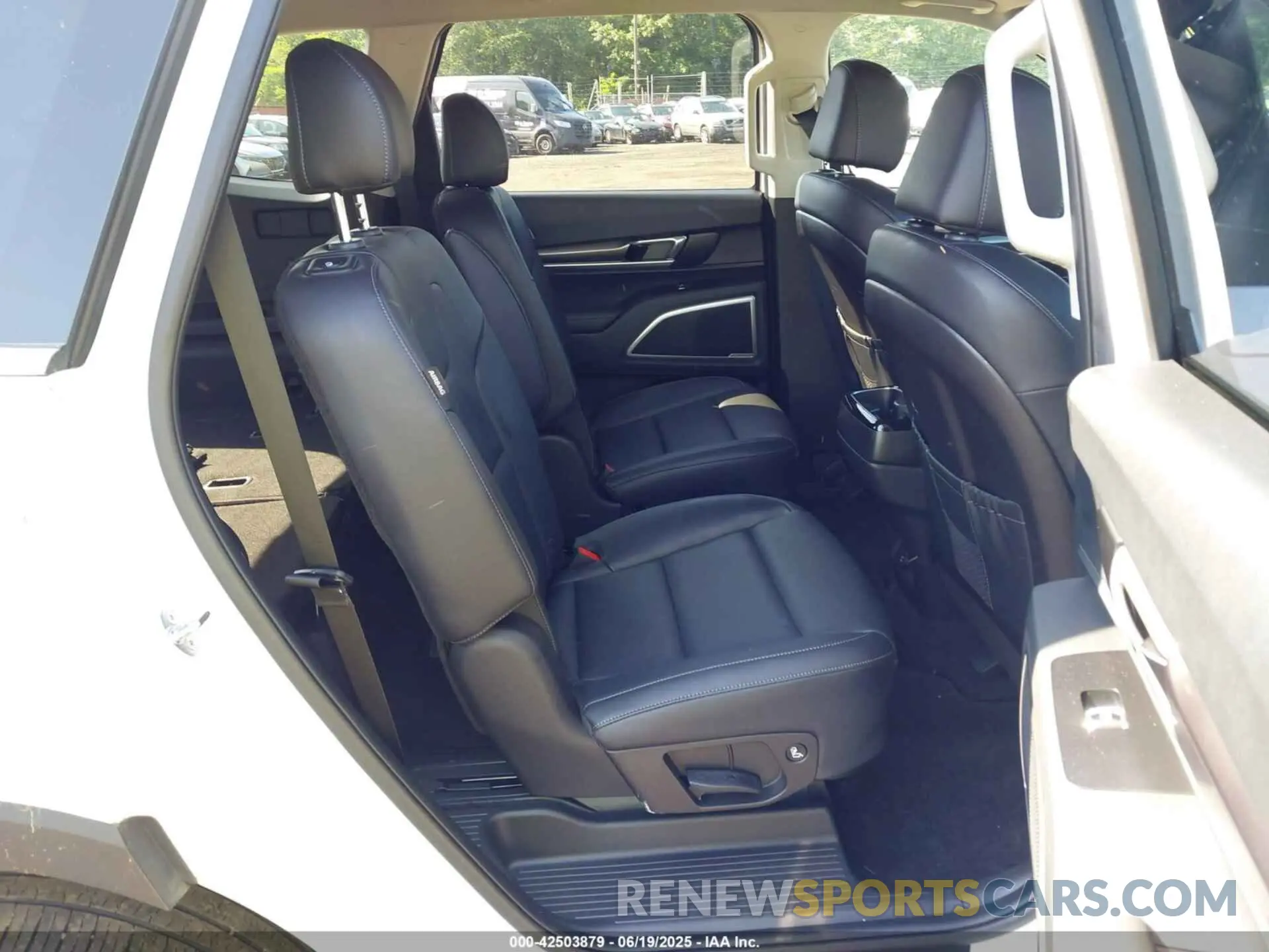 8 fotografías del automóvil dañado 5XYP6DGC2RG537531 KIA TELLURIDE 2024