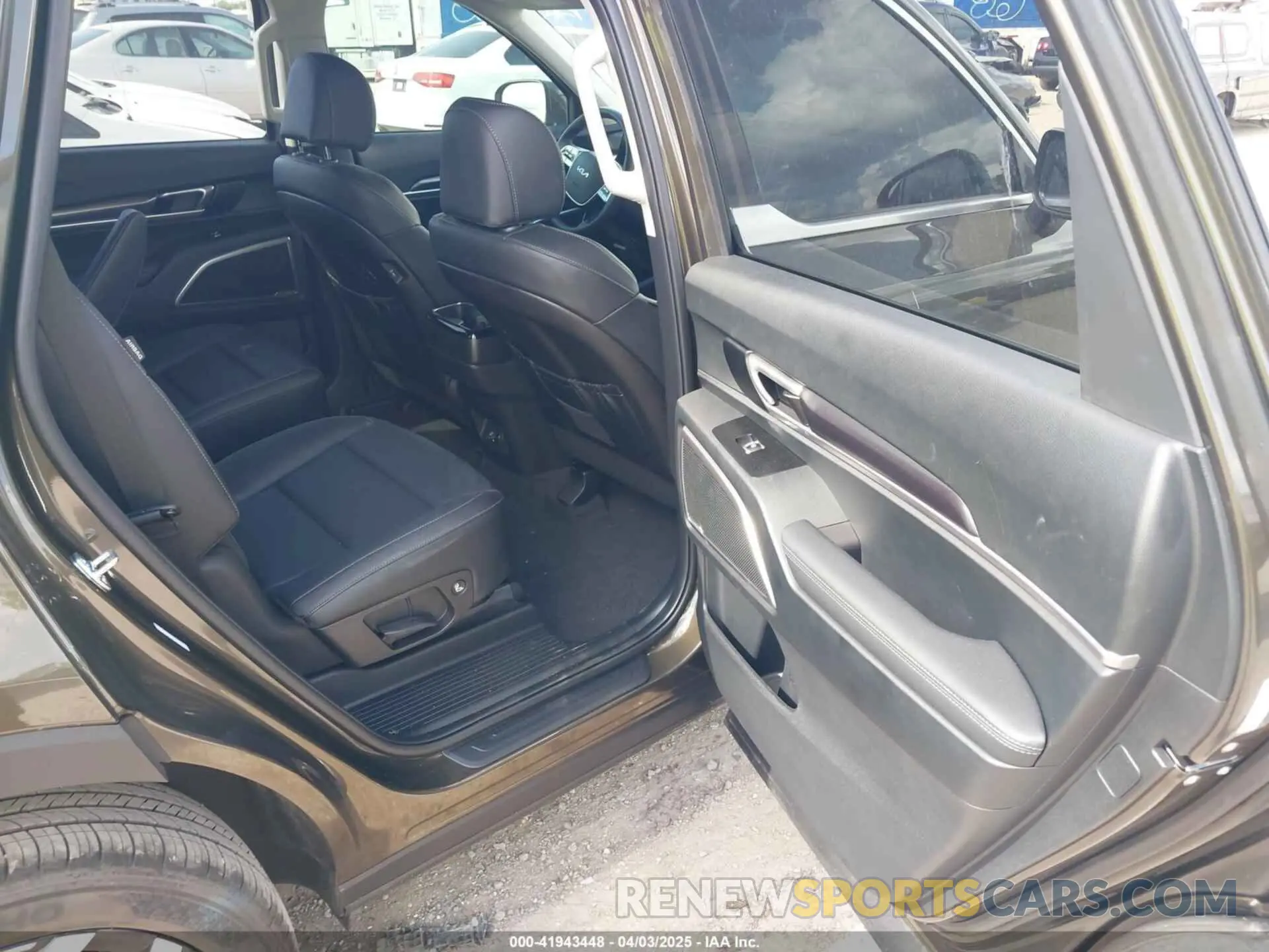 8 fotografías del automóvil dañado 5XYP64GCXSG593593 KIA TELLURIDE 2025
