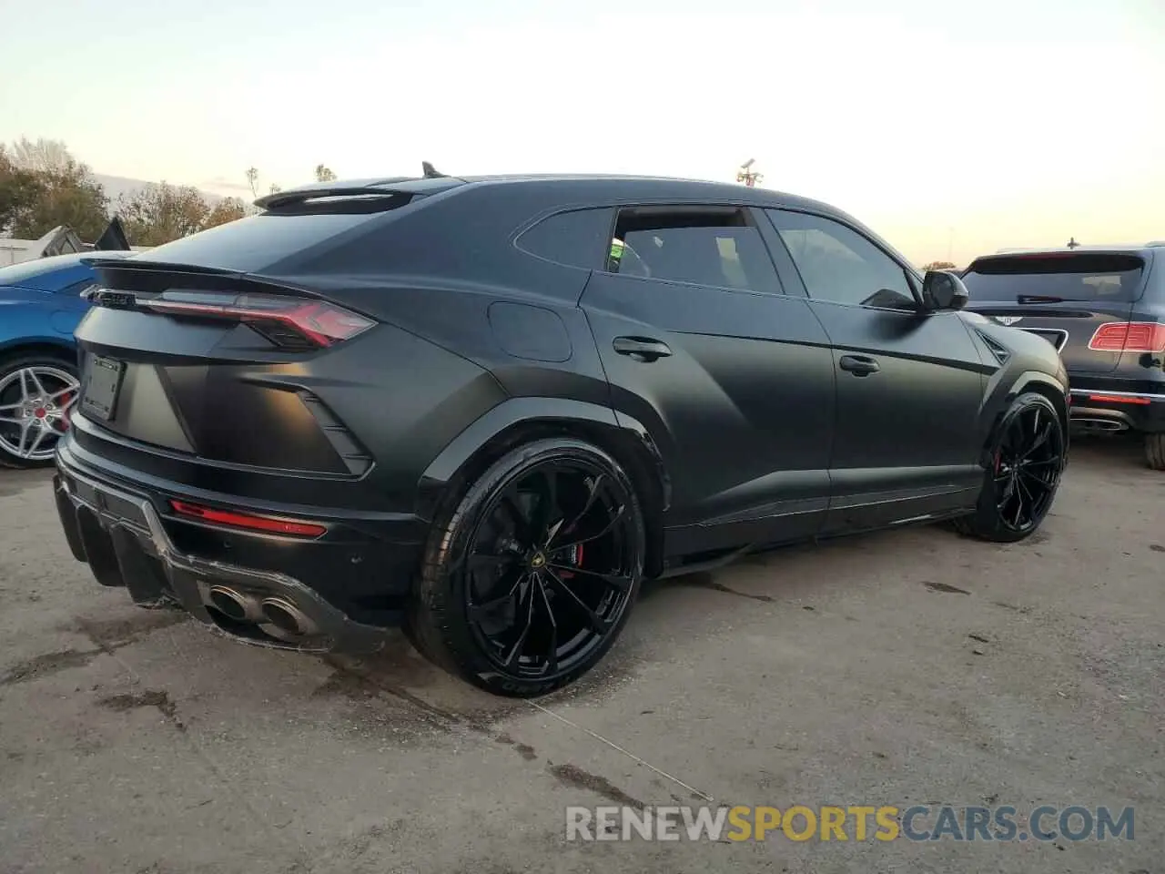 3 fotografías del automóvil dañado ZPBUA1ZL2KLA05616 LAMBORGHINI ALL MODELS 2019