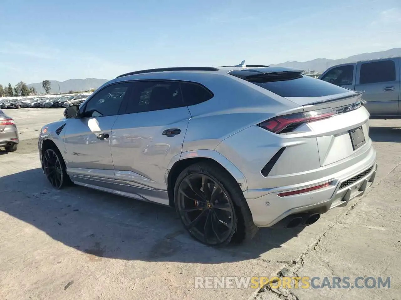 2 fotografías del automóvil dañado ZPBUA1ZLXKLA03290 LAMBORGHINI ALL MODELS 2019
