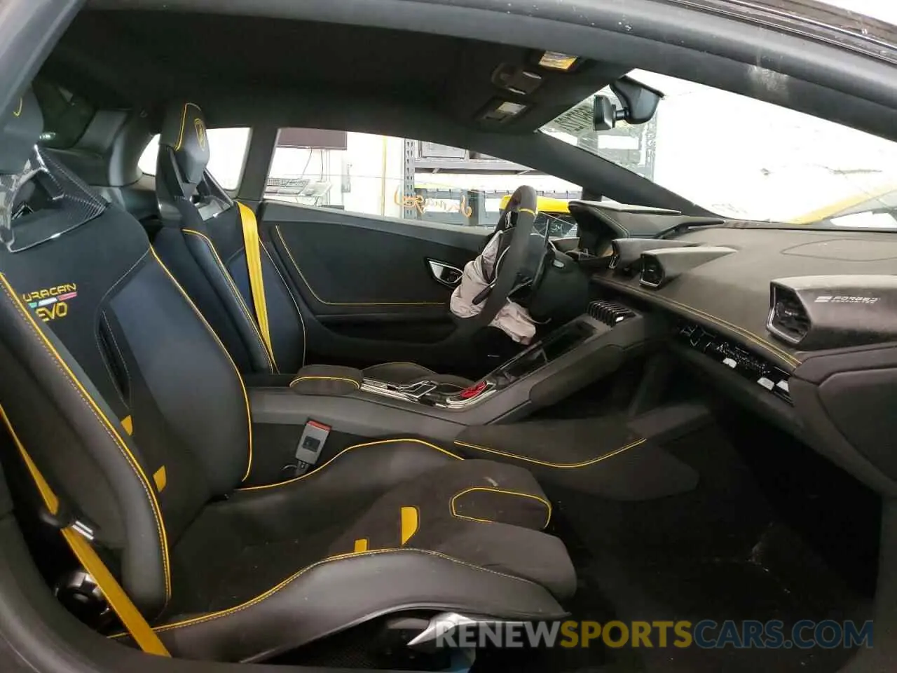 5 fotografías del automóvil dañado ZHWUF4ZF0LLA15089 LAMBORGHINI ALL MODELS 2020
