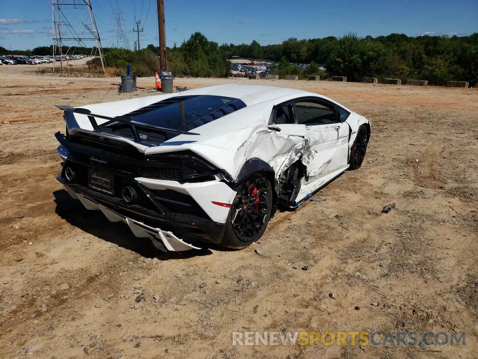 4 fotografías del automóvil dañado ZHWUF4ZF9LLA13390 LAMBORGHINI ALL MODELS 2020