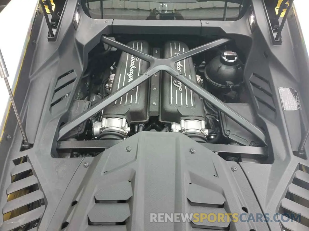 11 fotografías del automóvil dañado ZHWUF5ZF6LLA14566 LAMBORGHINI ALL MODELS 2020