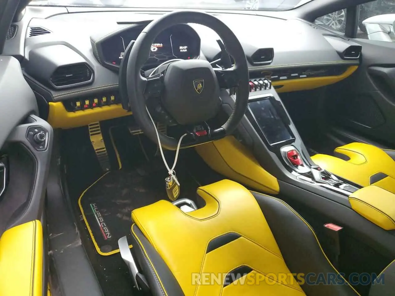 8 fotografías del automóvil dañado ZHWUF5ZF6LLA14566 LAMBORGHINI ALL MODELS 2020