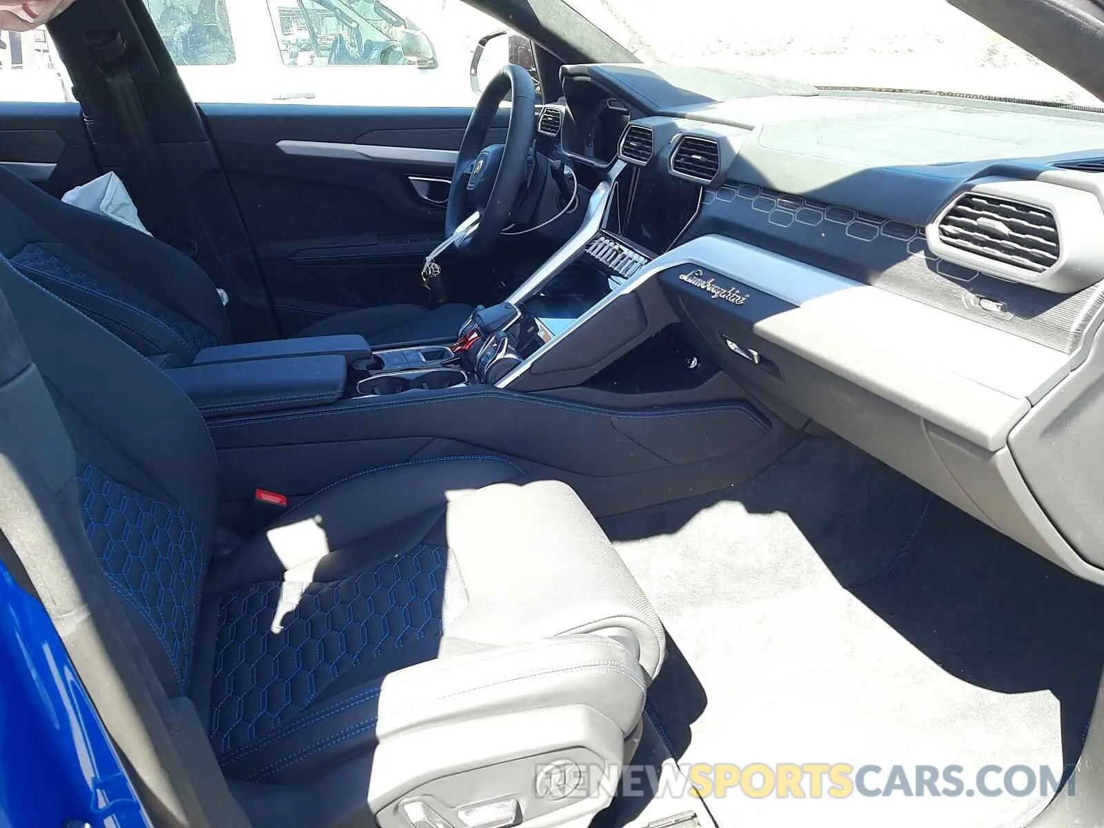 5 fotografías del automóvil dañado ZPBUA1ZL9LLA10507 LAMBORGHINI ALL MODELS 2020