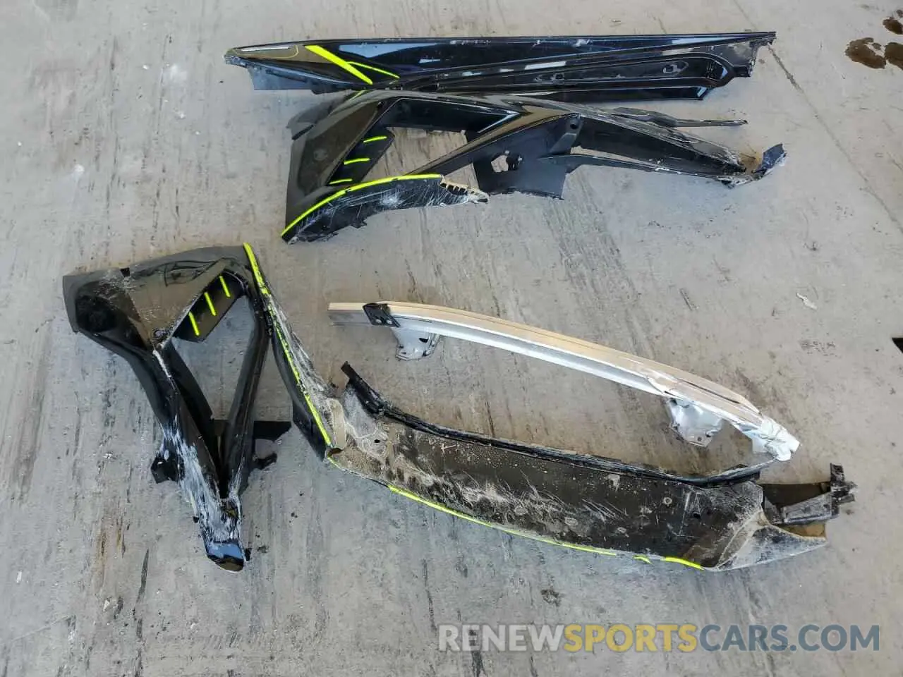 12 fotografías del automóvil dañado ZHWUF5ZF0MLA15889 LAMBORGHINI ALL MODELS 2021
