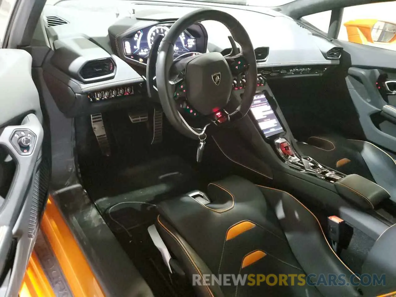 8 fotografías del automóvil dañado ZHWUT5ZFXMLA15990 LAMBORGHINI ALL MODELS 2021