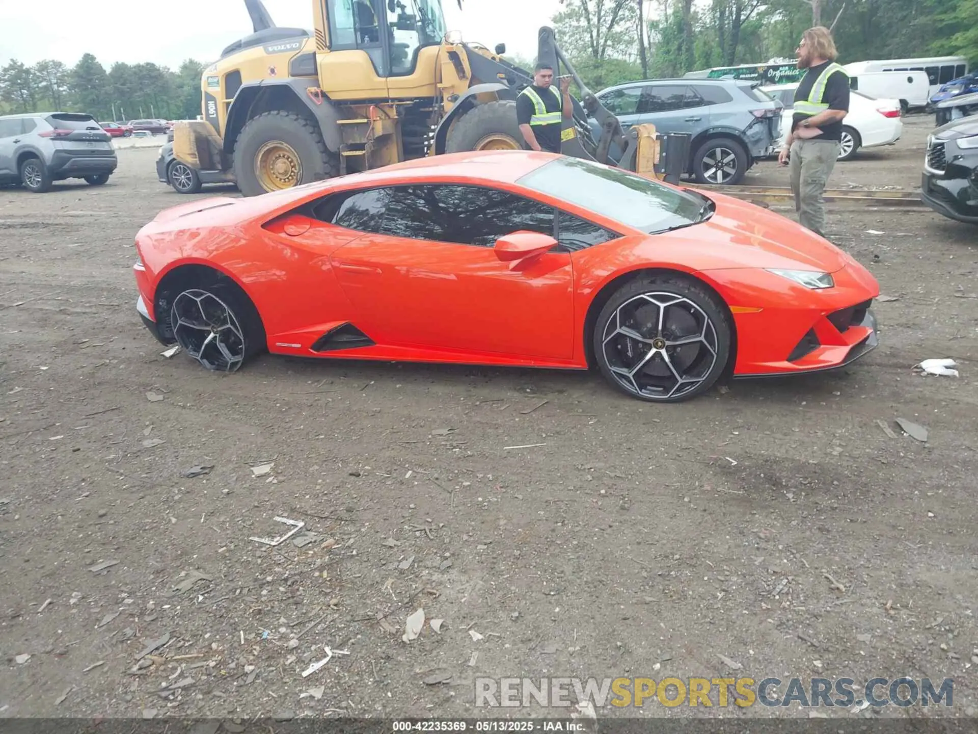 13 fotografías del automóvil dañado ZHWUF4ZF6LLA13783 LAMBORGHINI HURACAN EVO 2020