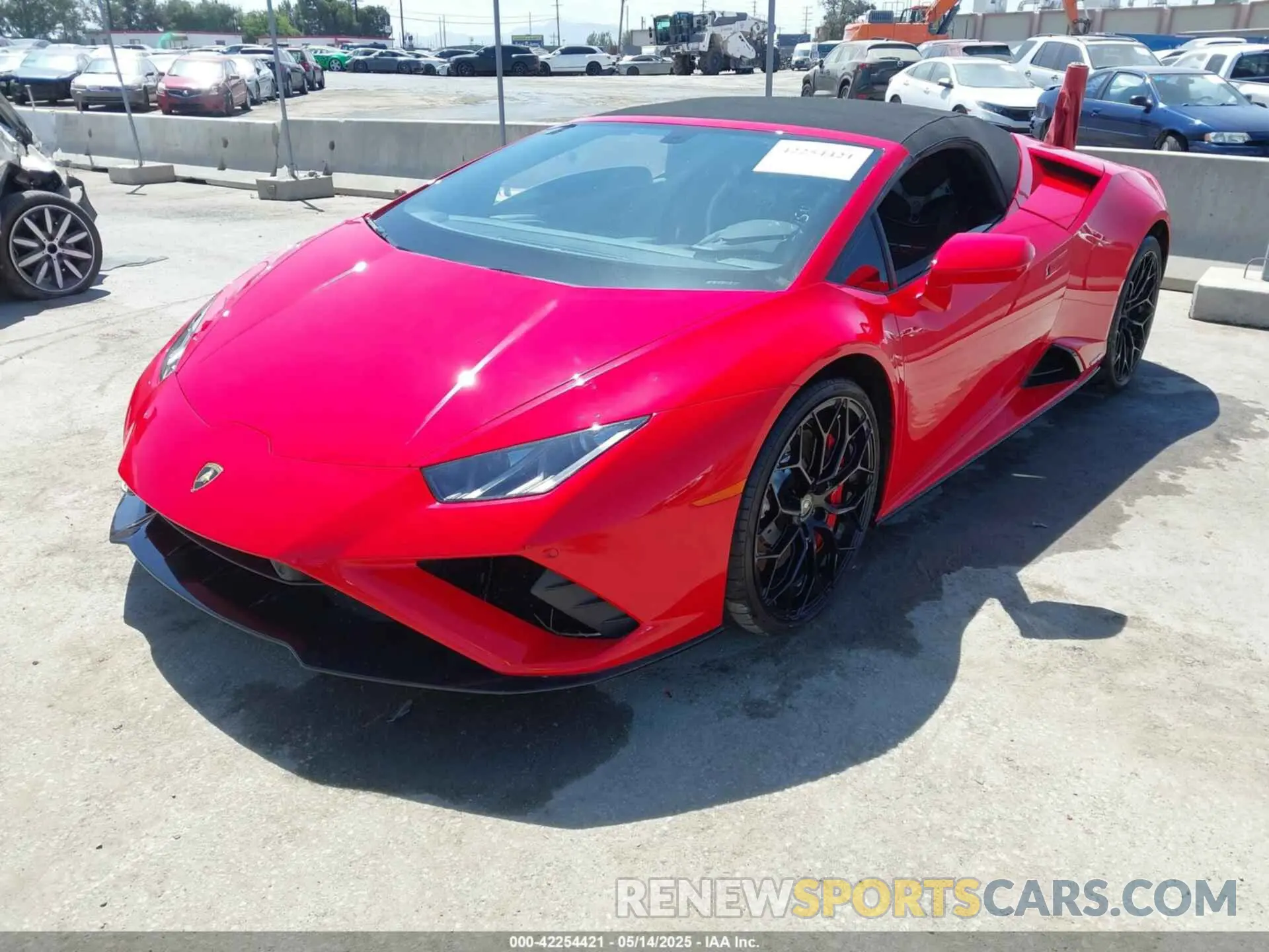 2 fotografías del automóvil dañado ZHWUT5ZF2LLA15450 LAMBORGHINI HURACAN EVO 2020
