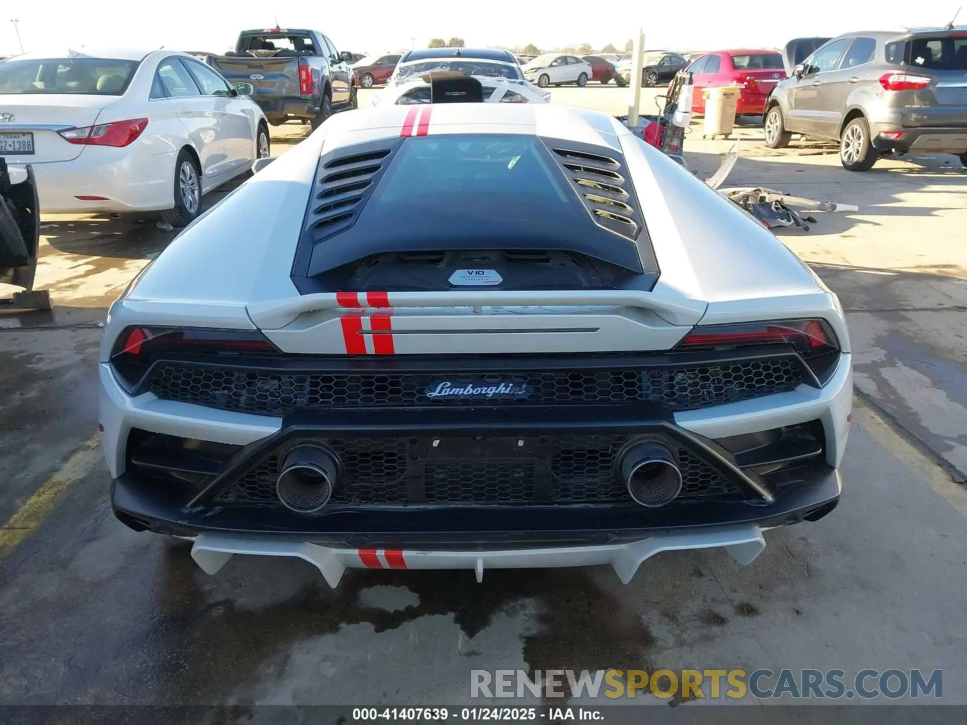 17 fotografías del automóvil dañado ZHWUF5ZF7MLA16358 LAMBORGHINI HURACAN EVO 2021