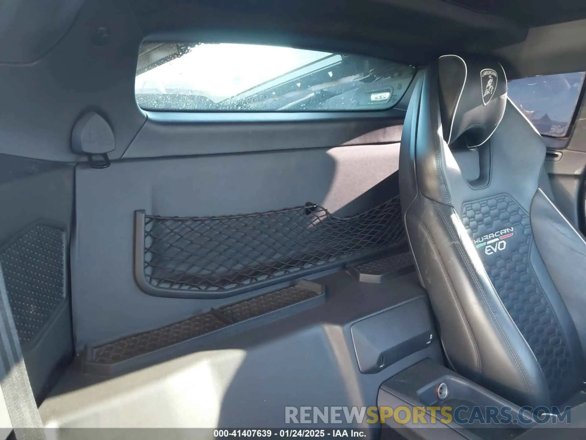 8 fotografías del automóvil dañado ZHWUF5ZF7MLA16358 LAMBORGHINI HURACAN EVO 2021