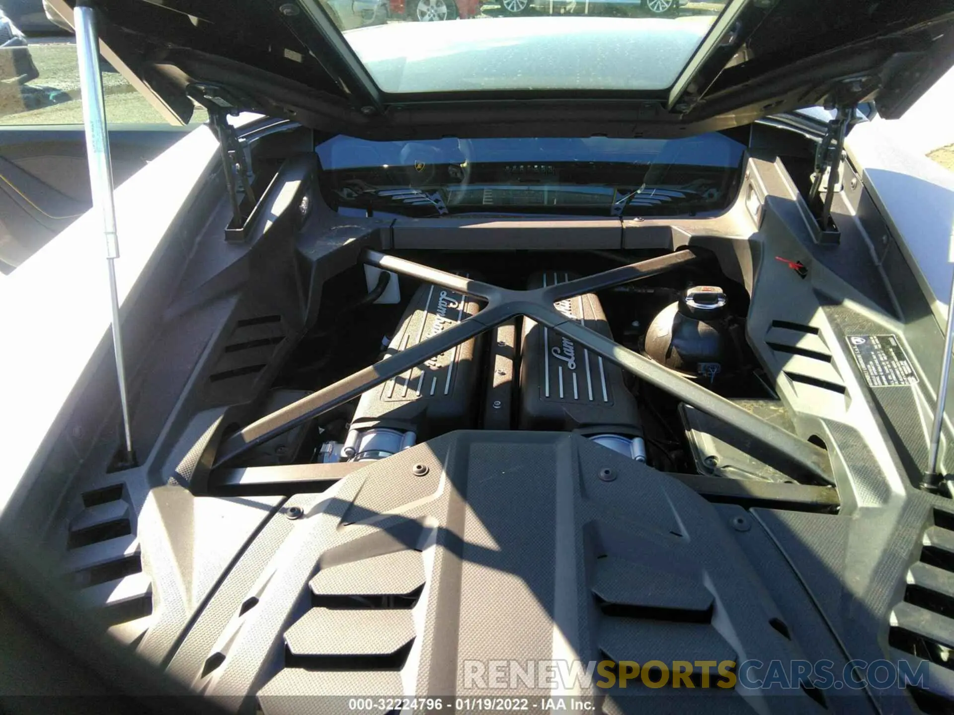 10 fotografías del automóvil dañado ZHWUF5ZF8MLA17387 LAMBORGHINI HURACAN EVO 2021