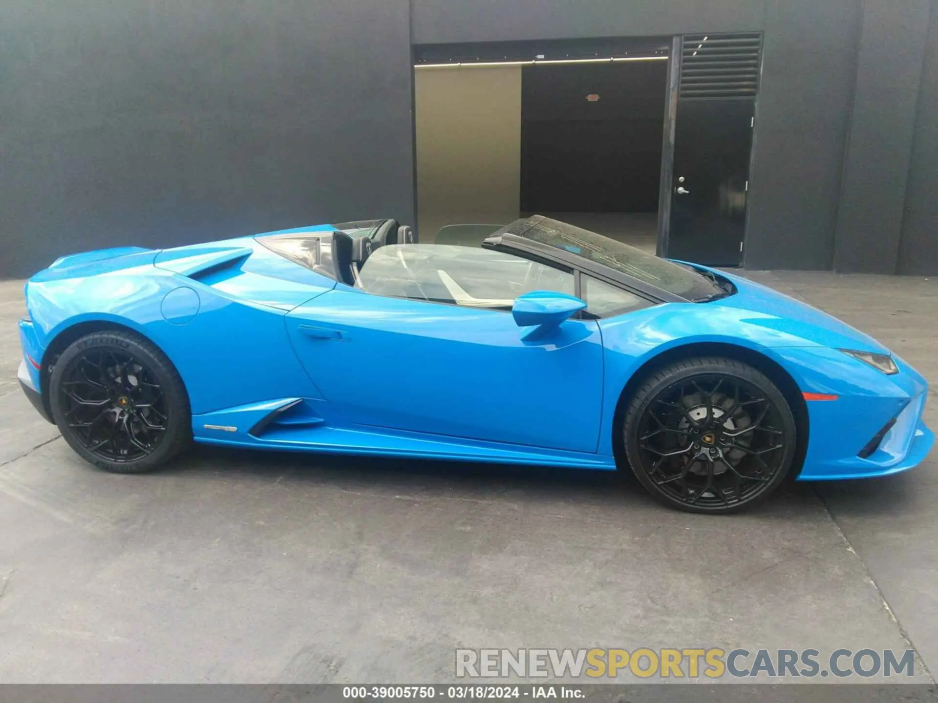 19 fotografías del automóvil dañado ZHWUT5ZF5MLA17050 LAMBORGHINI HURACAN EVO 2021