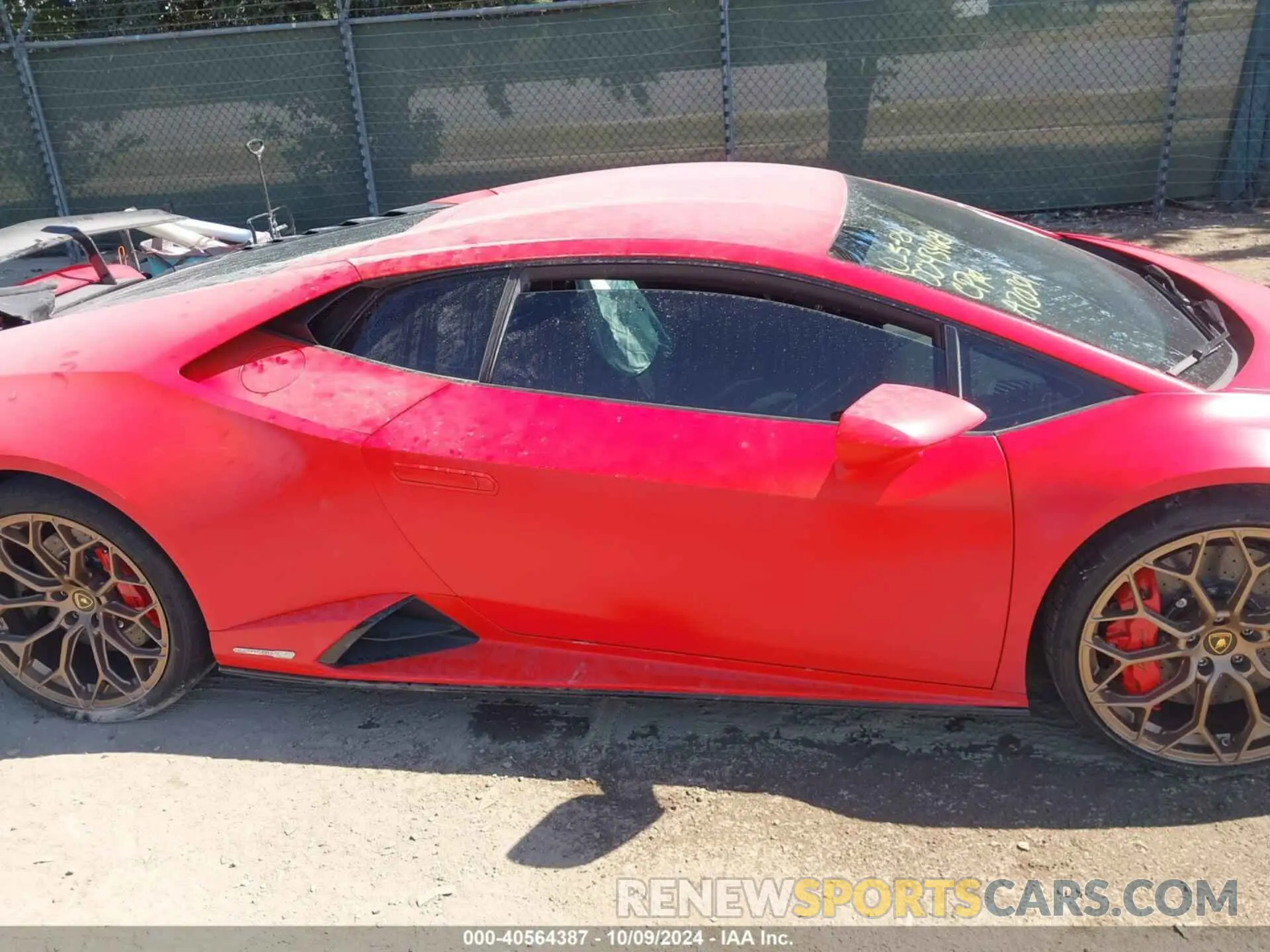 12 fotografías del automóvil dañado ZHWUF5ZF7NLA20301 LAMBORGHINI HURACAN EVO 2022