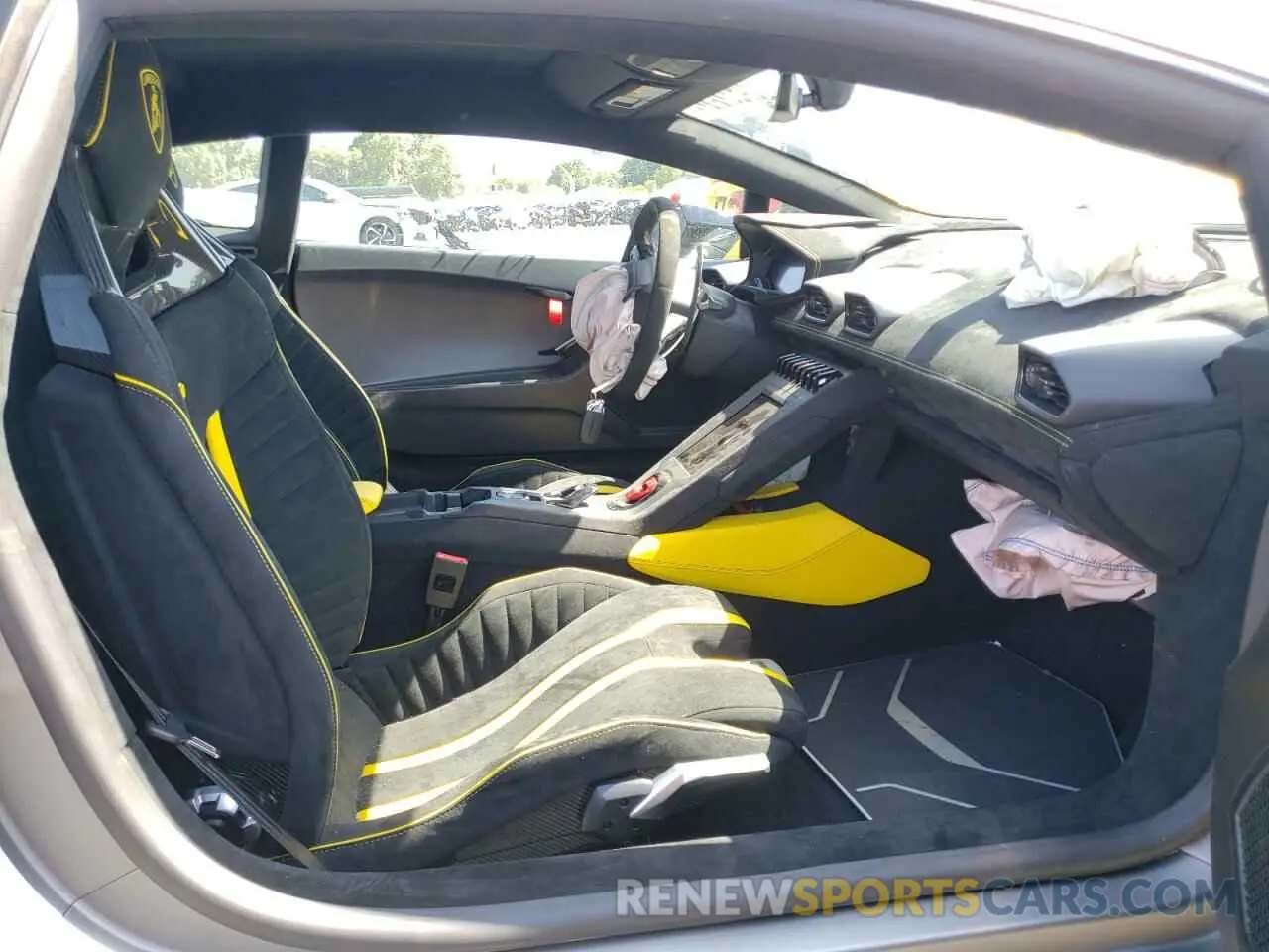 5 fotografías del automóvil dañado ZHWUA6ZX9NLA18143 LAMBORGHINI HURACAN ST 2022