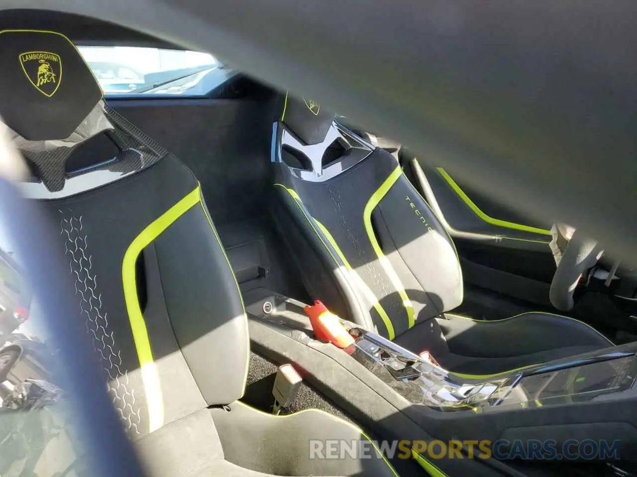 10 fotografías del automóvil dañado ZHWUB6ZF0PLA22993 LAMBORGHINI HURACAN TE 2023