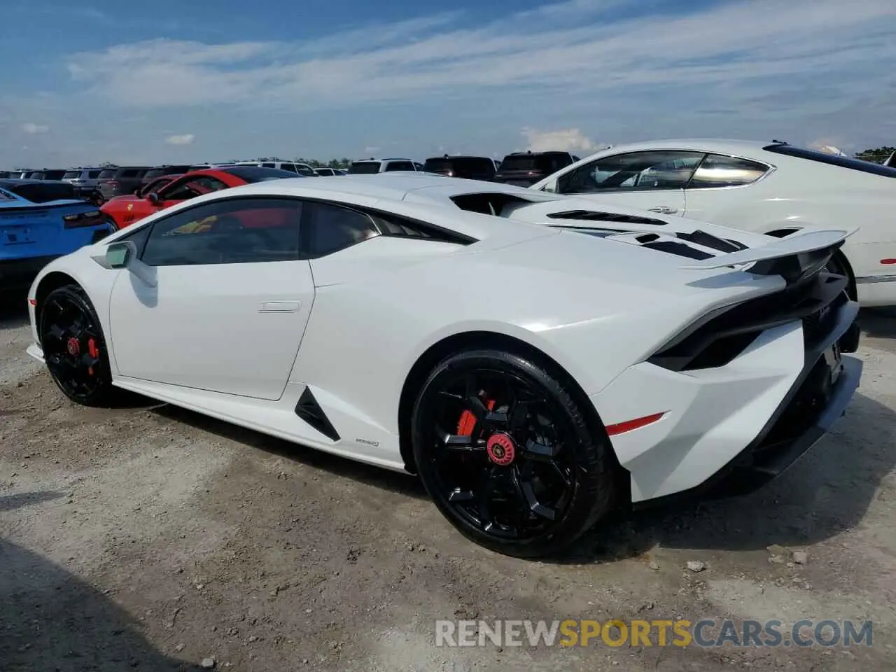 2 fotografías del automóvil dañado ZHWUB6ZF2RLA25686 LAMBORGHINI HURACAN TE 2024
