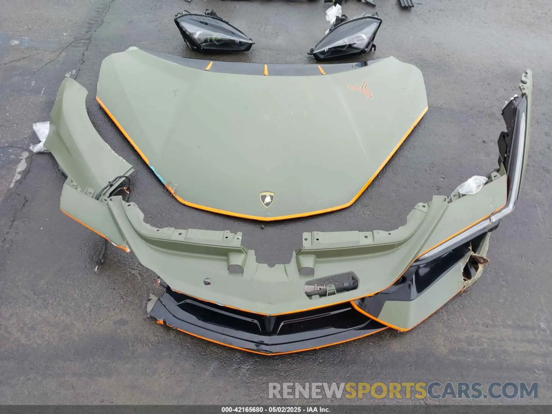 12 fotografías del automóvil dañado ZHWUC1ZM9RLA00251 LAMBORGHINI REVUELTO 2024