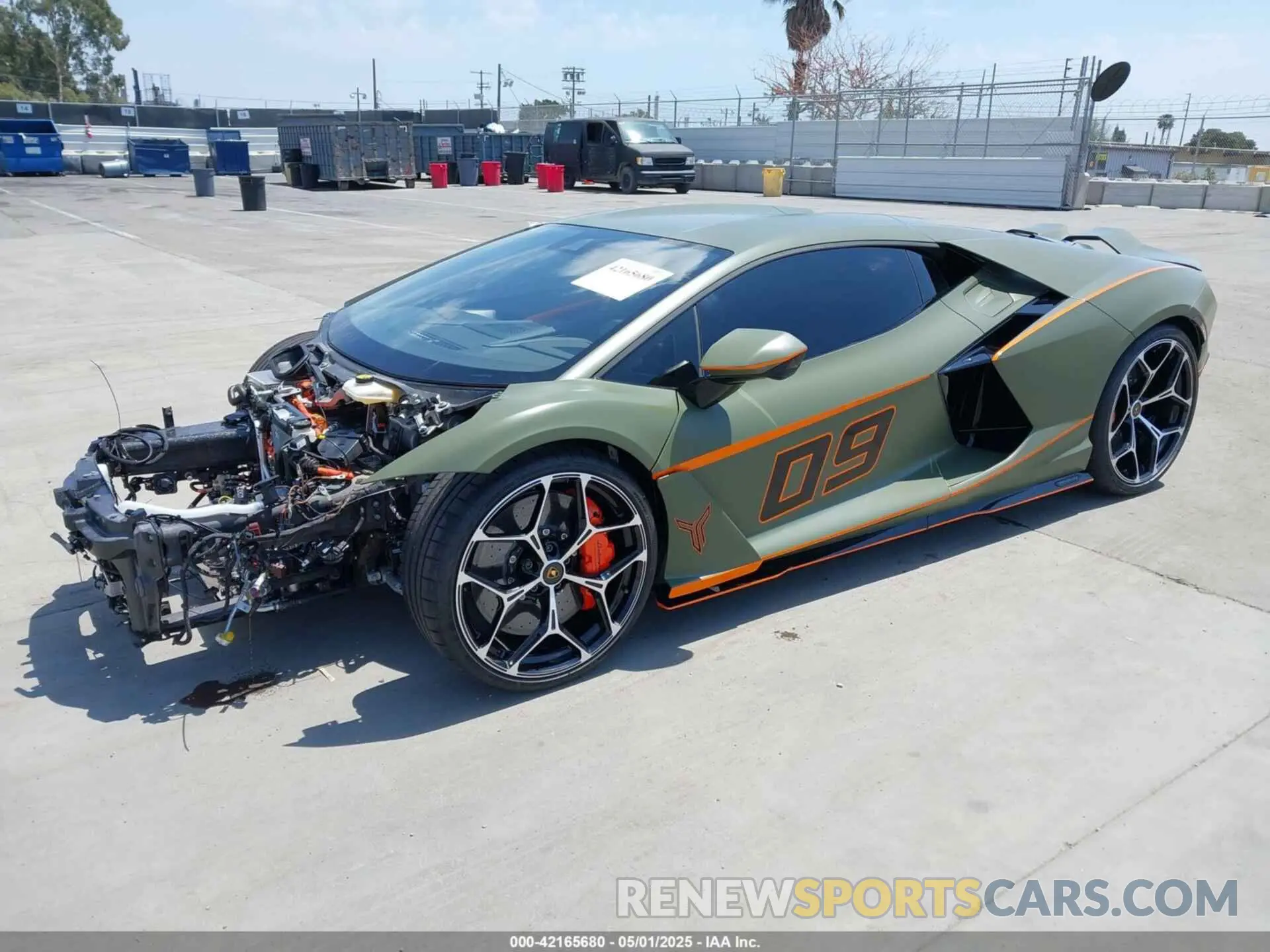 2 fotografías del automóvil dañado ZHWUC1ZM9RLA00251 LAMBORGHINI REVUELTO 2024