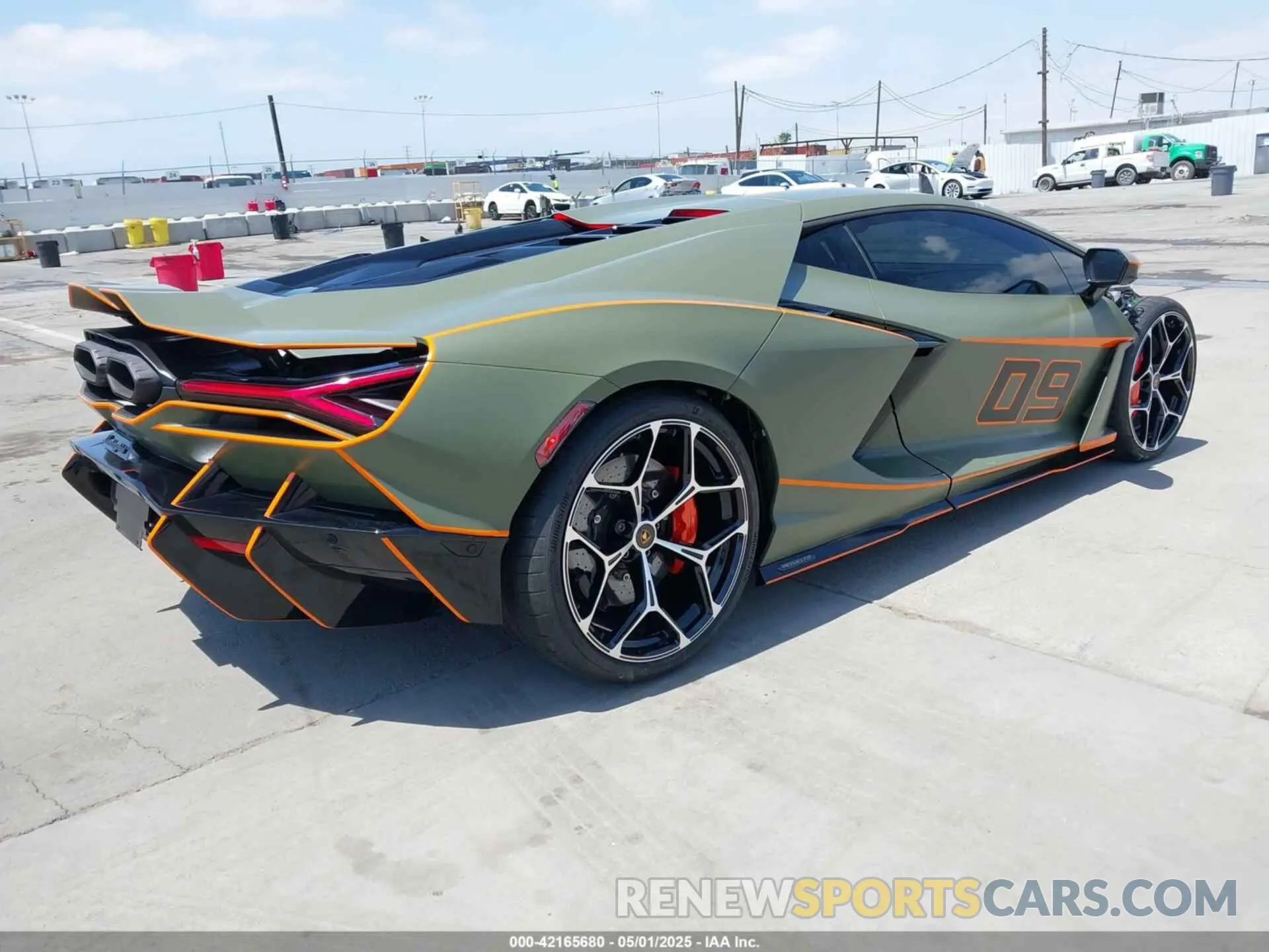 4 fotografías del automóvil dañado ZHWUC1ZM9RLA00251 LAMBORGHINI REVUELTO 2024