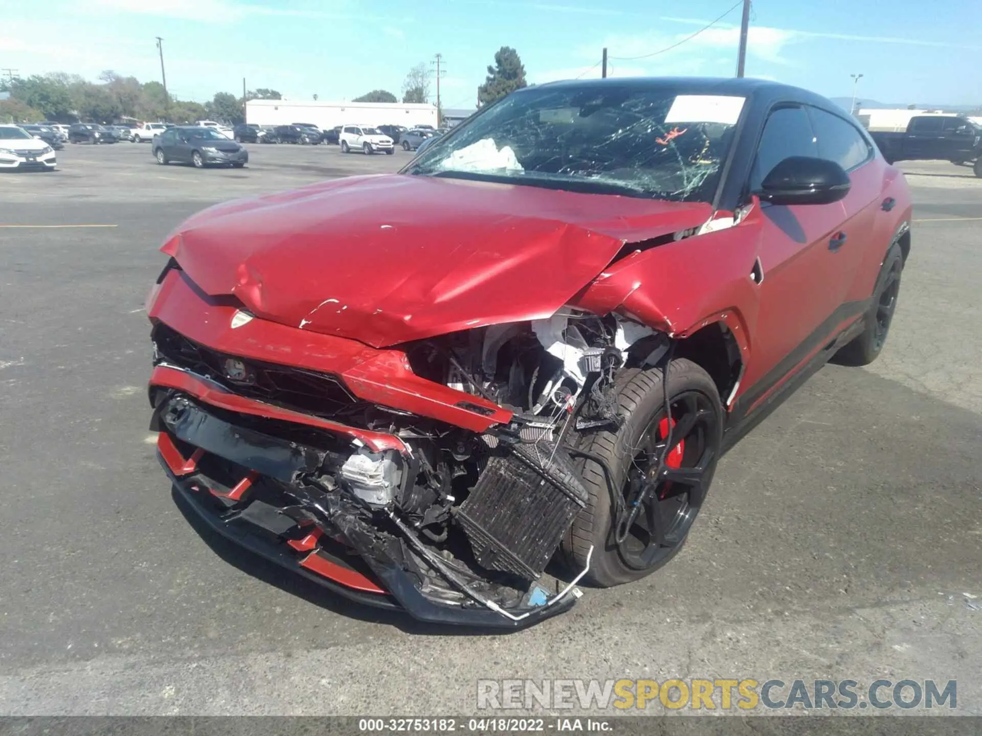 2 fotografías del automóvil dañado ZPBUA1ZL1KLA00858 LAMBORGHINI URUS 2019