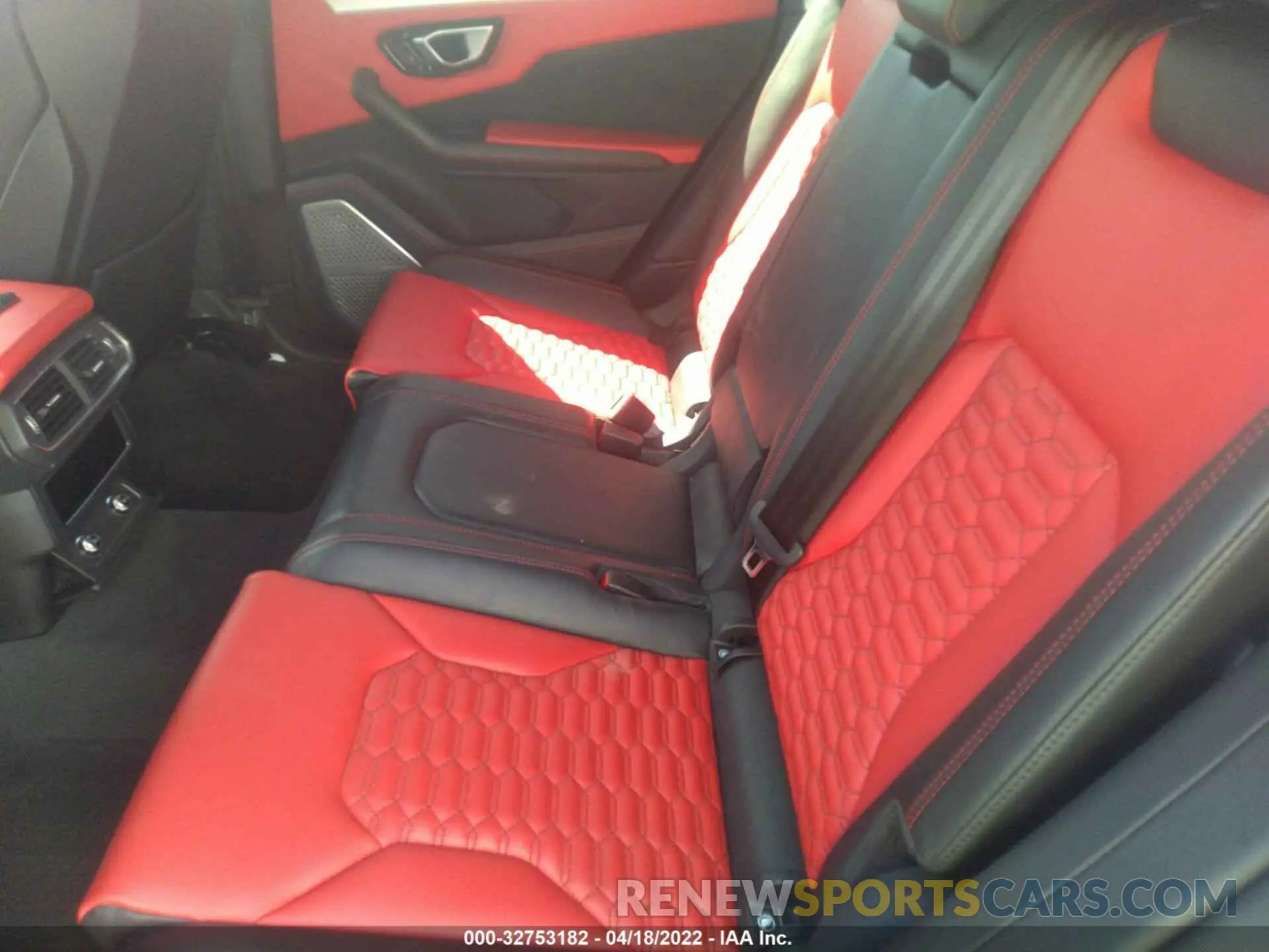 8 fotografías del automóvil dañado ZPBUA1ZL1KLA00858 LAMBORGHINI URUS 2019
