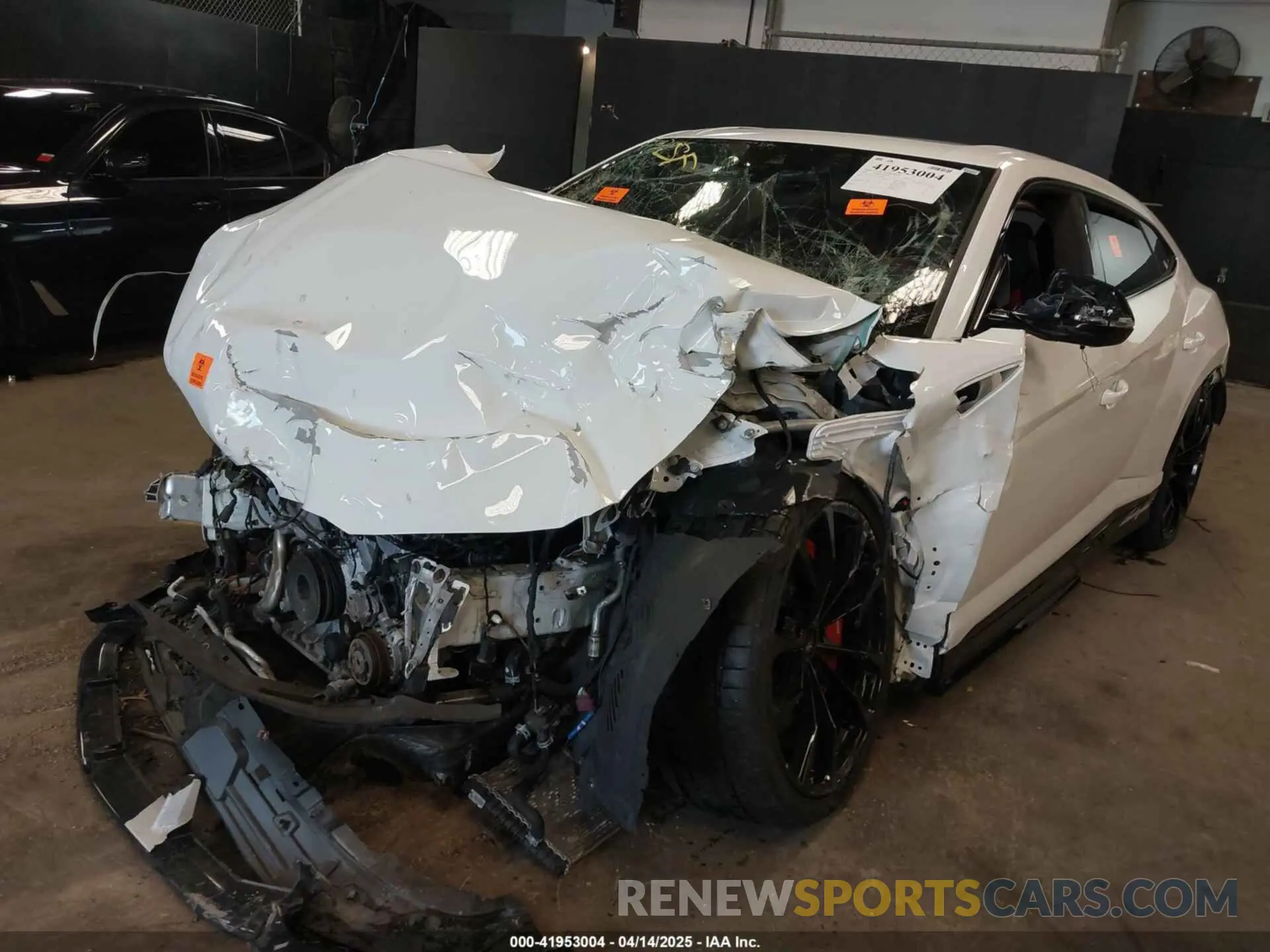 12 fotografías del automóvil dañado ZPBUA1ZL2KLA02084 LAMBORGHINI URUS 2019