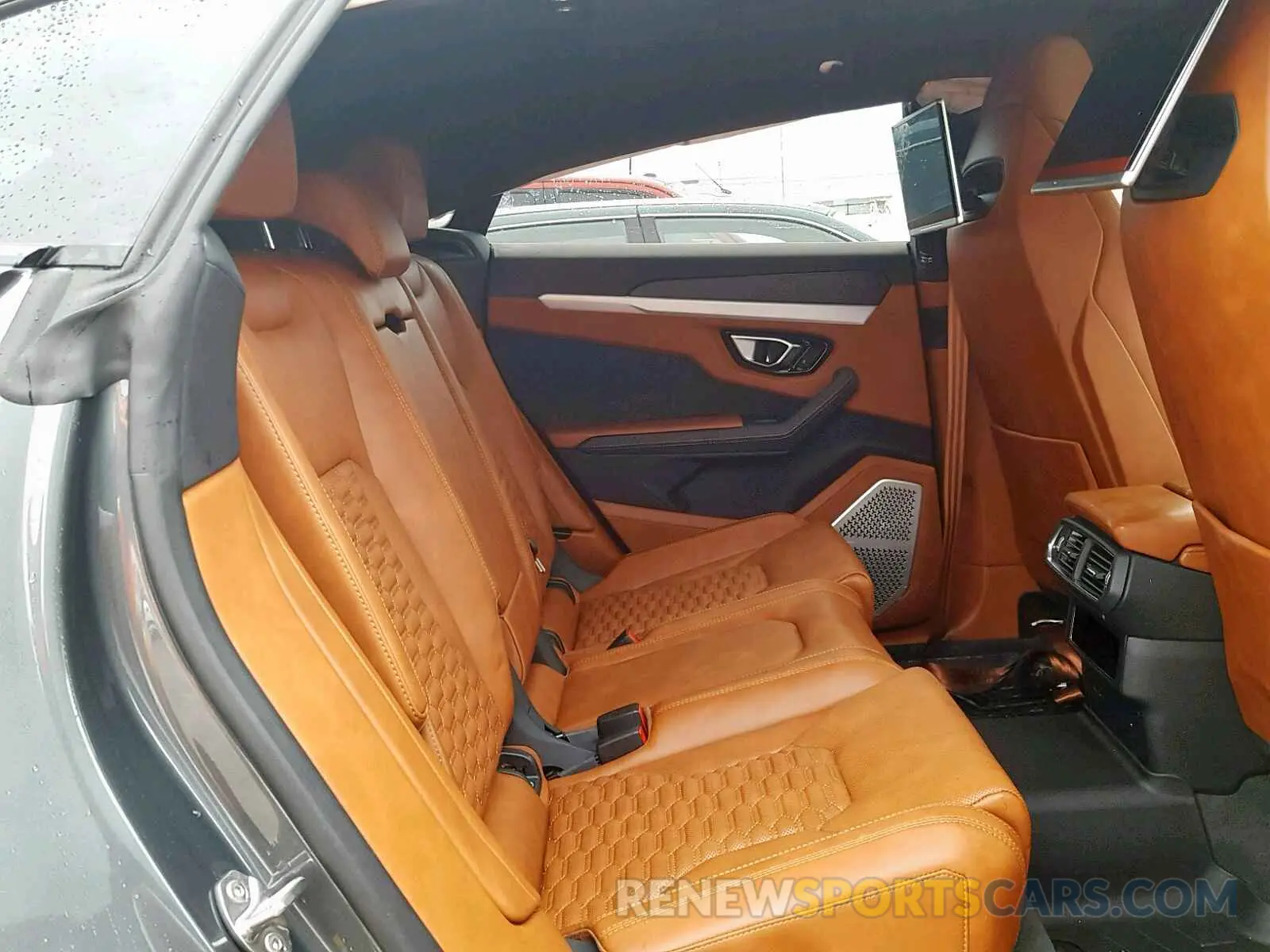 6 fotografías del automóvil dañado ZPBUA1ZL3KLA00862 LAMBORGHINI URUS 2019