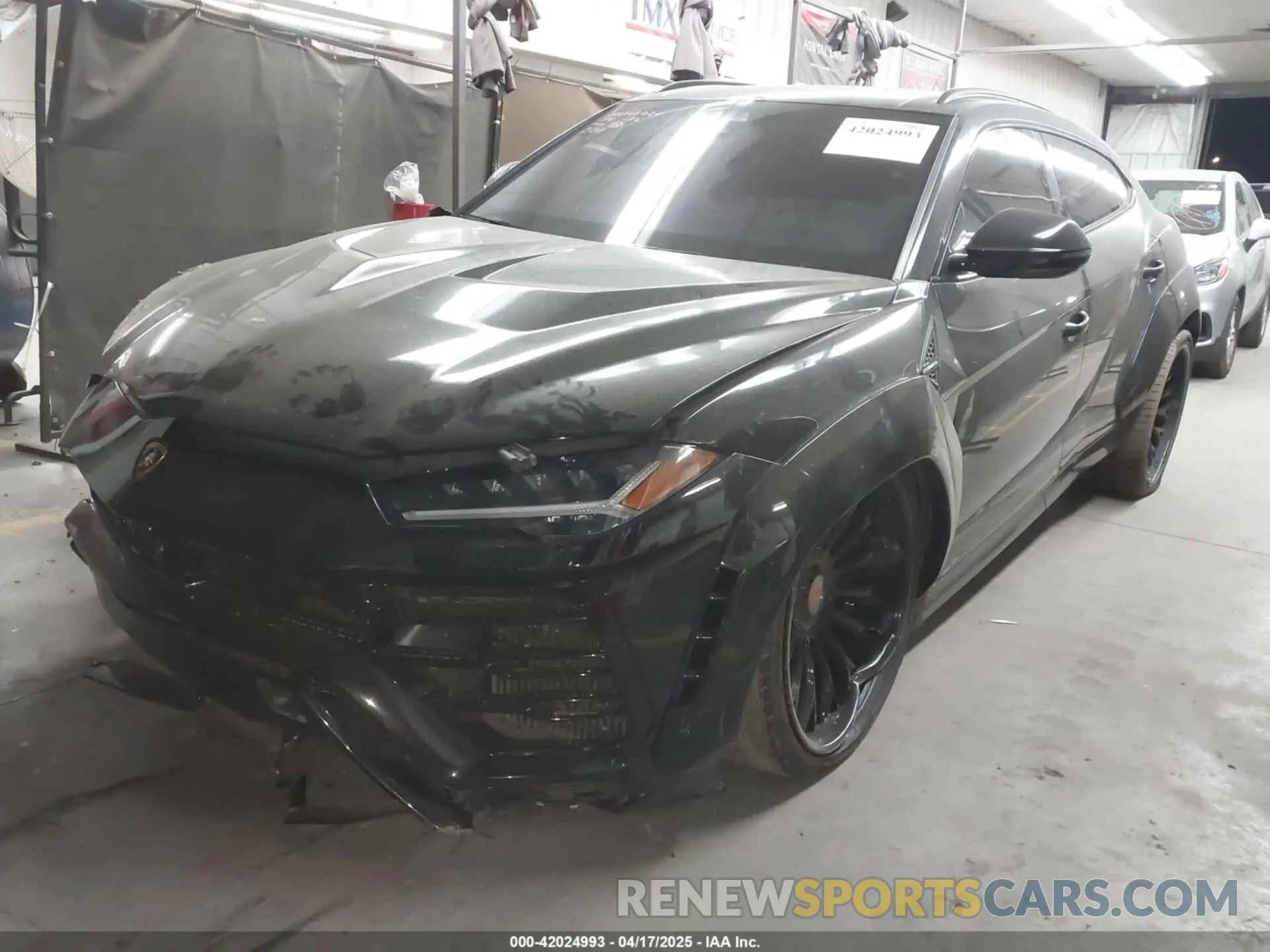 2 fotografías del automóvil dañado ZPBUA1ZL3KLA03213 LAMBORGHINI URUS 2019